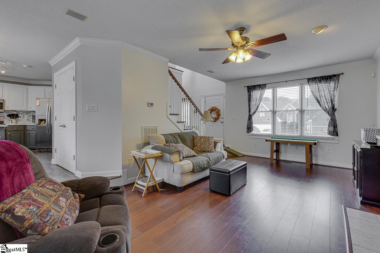 6 Arbordale Lane