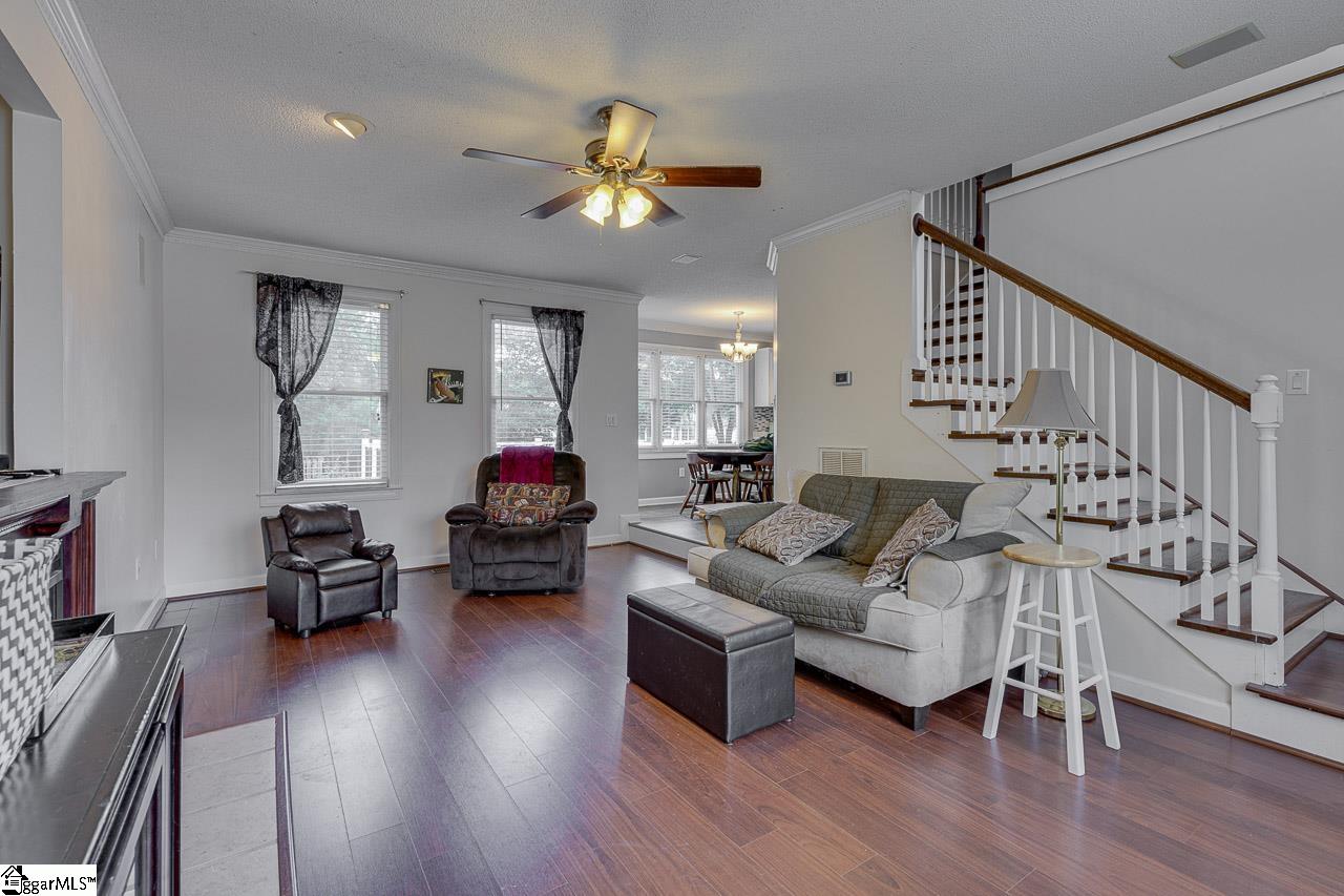 6 Arbordale Lane
