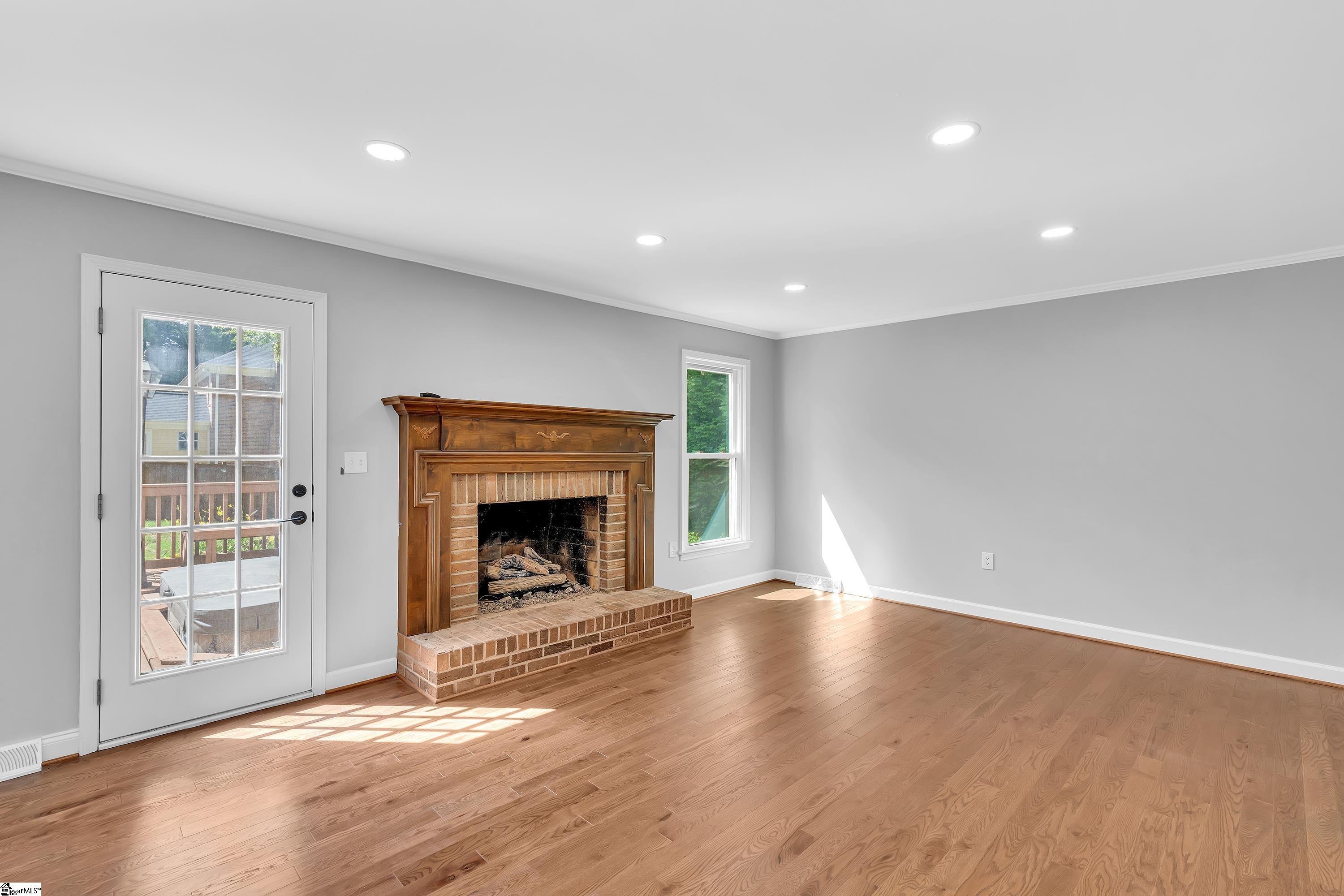 103 W Shallowstone Road