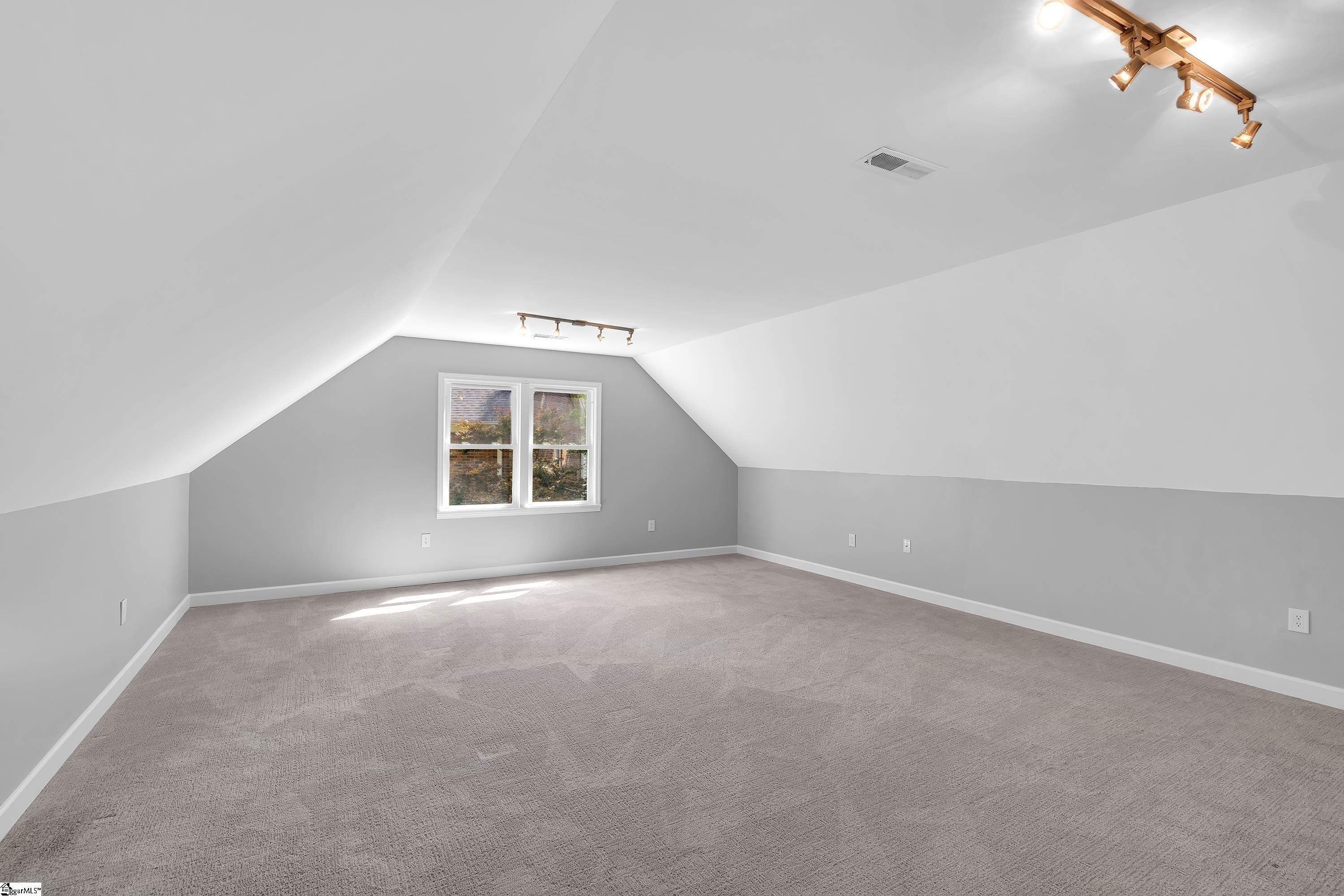 103 W Shallowstone Road