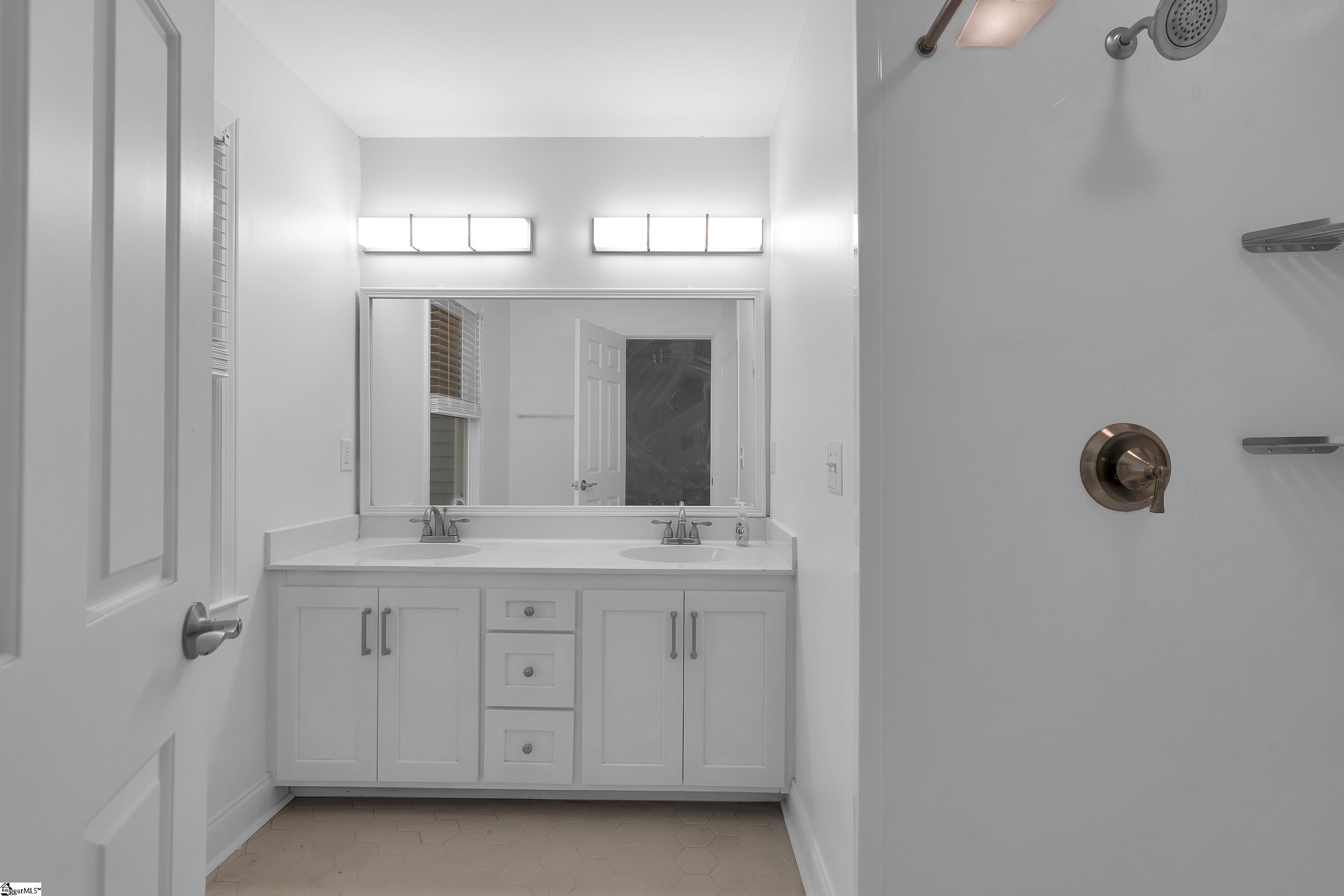 103 W Shallowstone Road