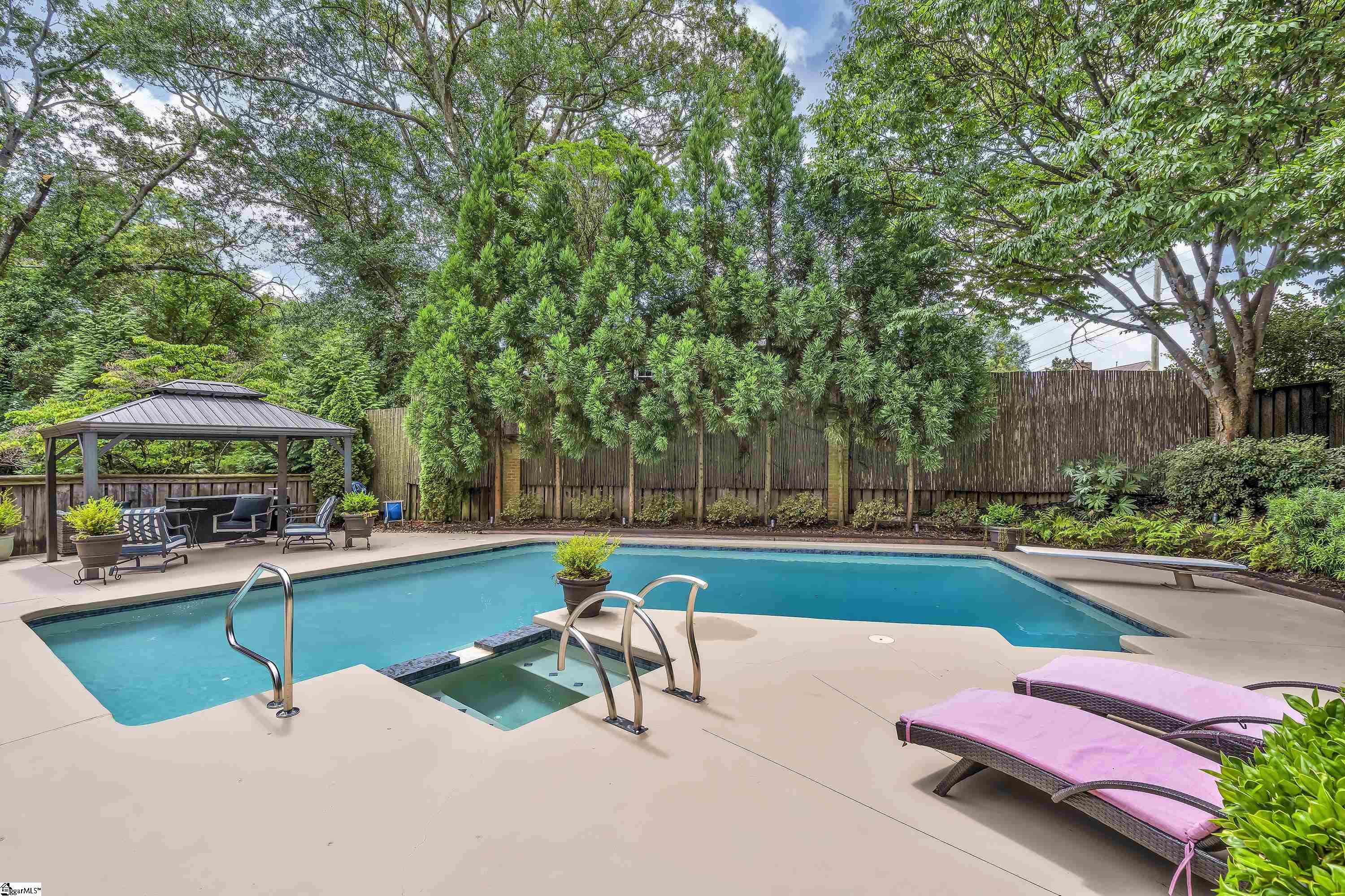 6 Byrd Boulevard