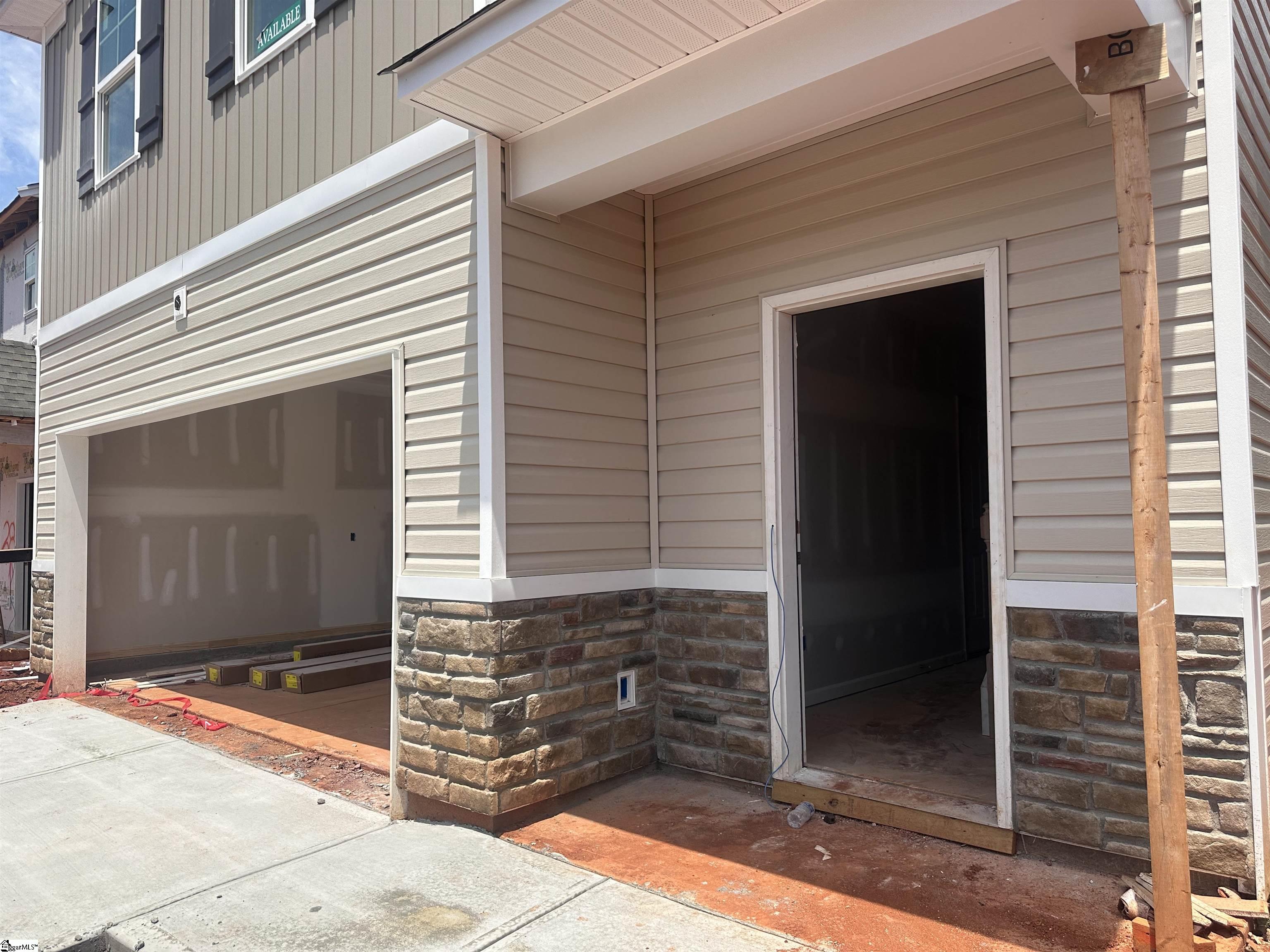 1094 Silverbend Trail