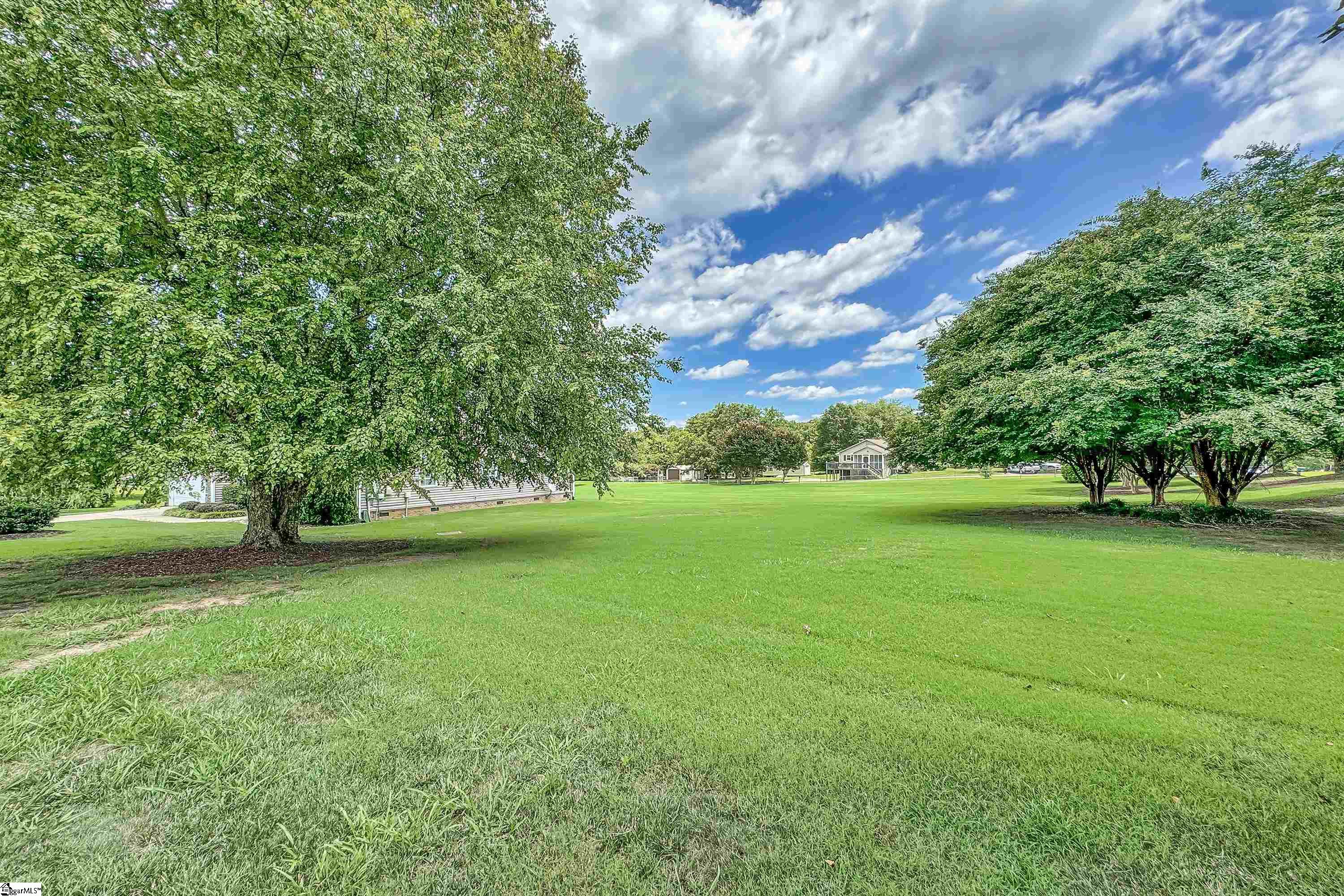 2 Franklin Meadow Way