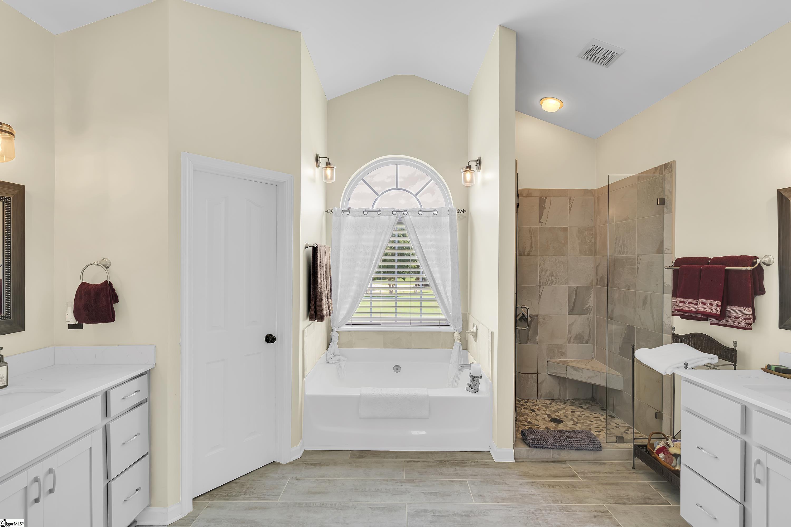 2 Franklin Meadow Way