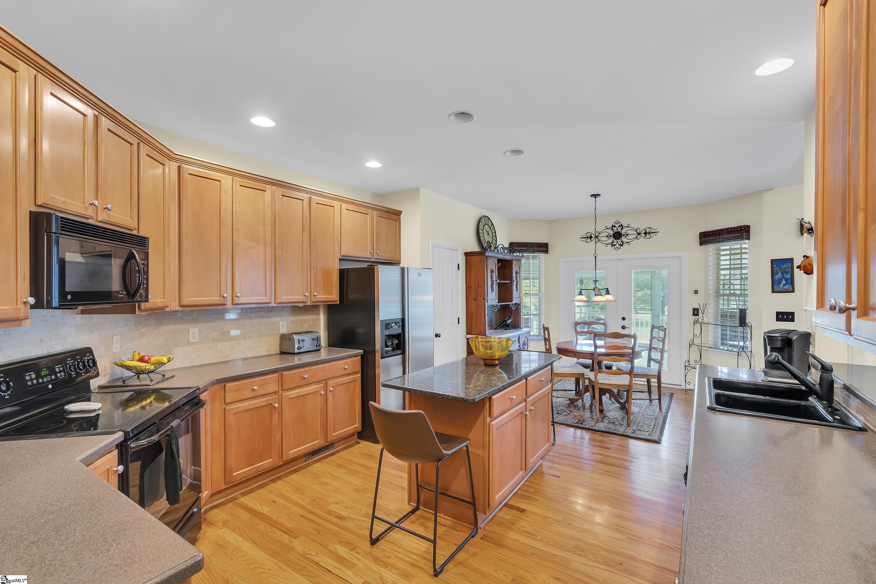 2 Franklin Meadow Way