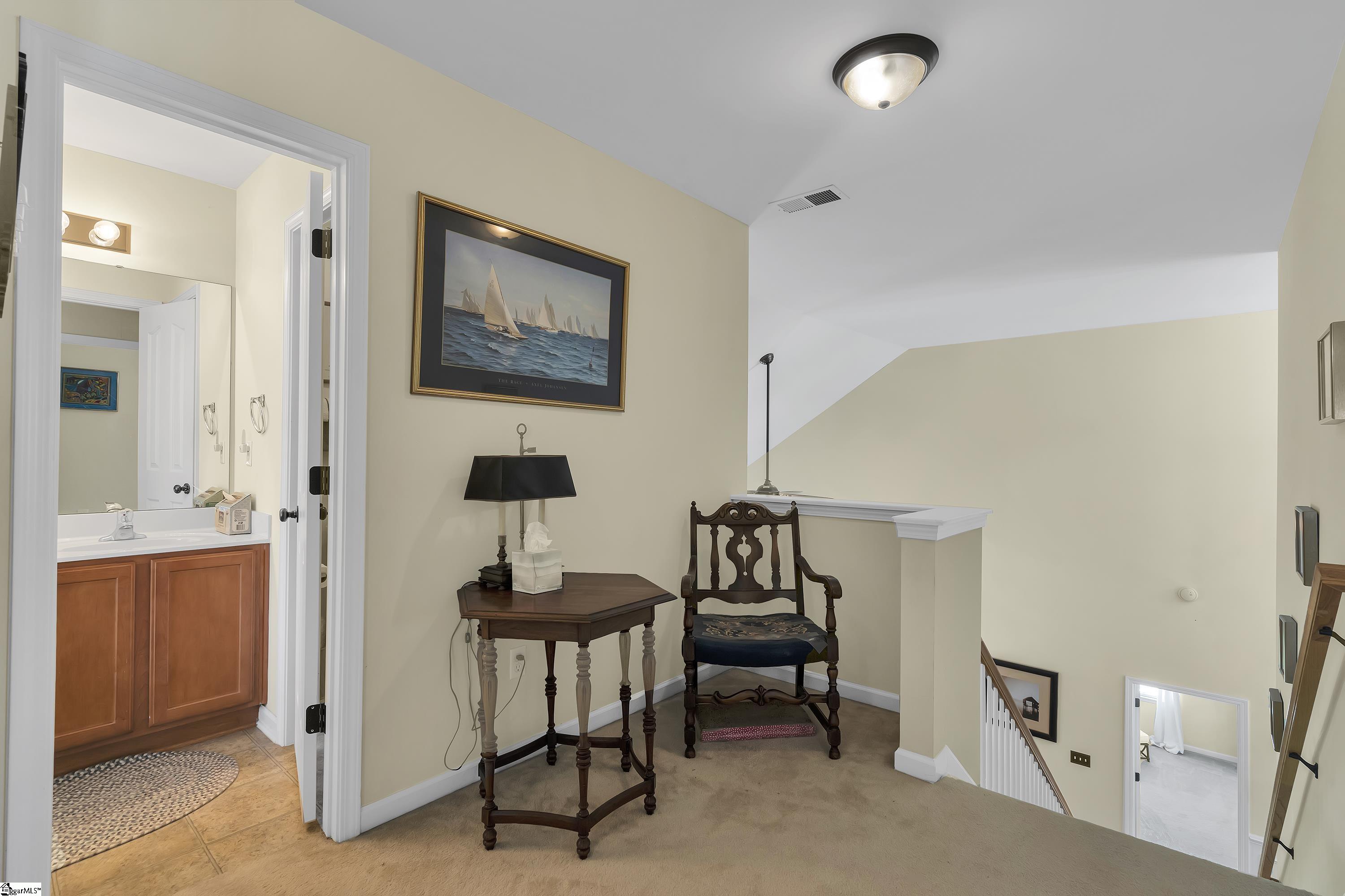 2 Franklin Meadow Way