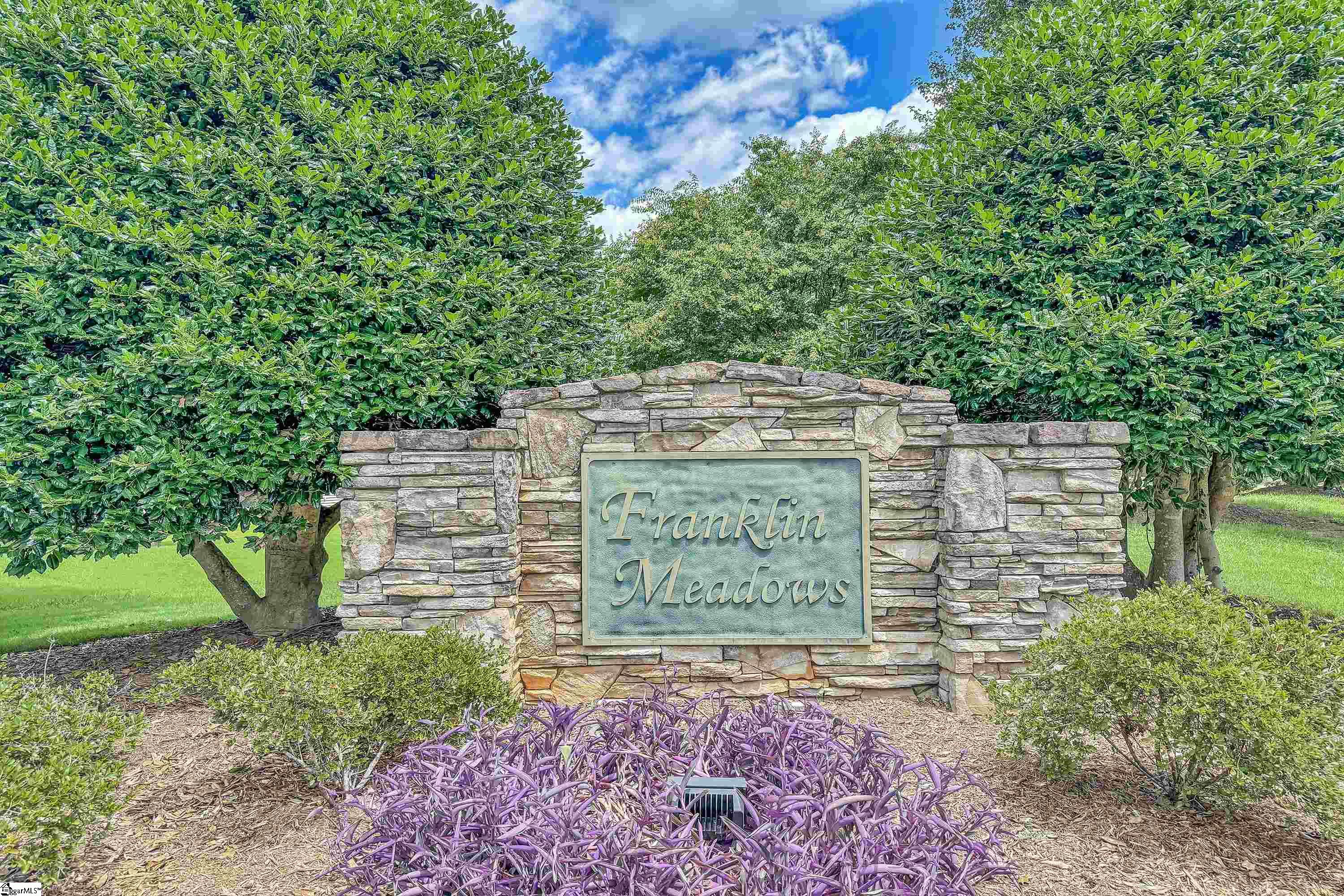 2 Franklin Meadow Way