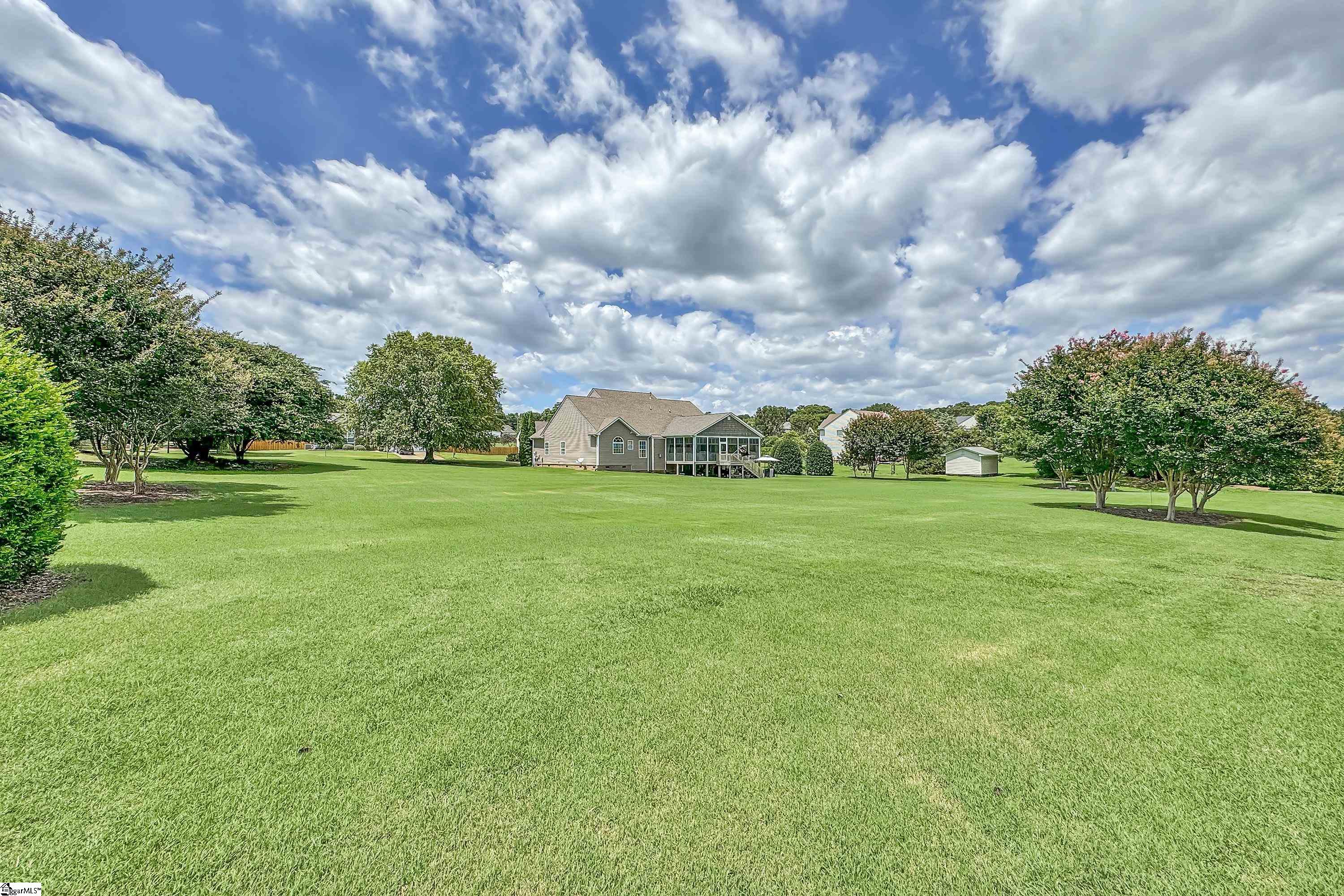 2 Franklin Meadow Way