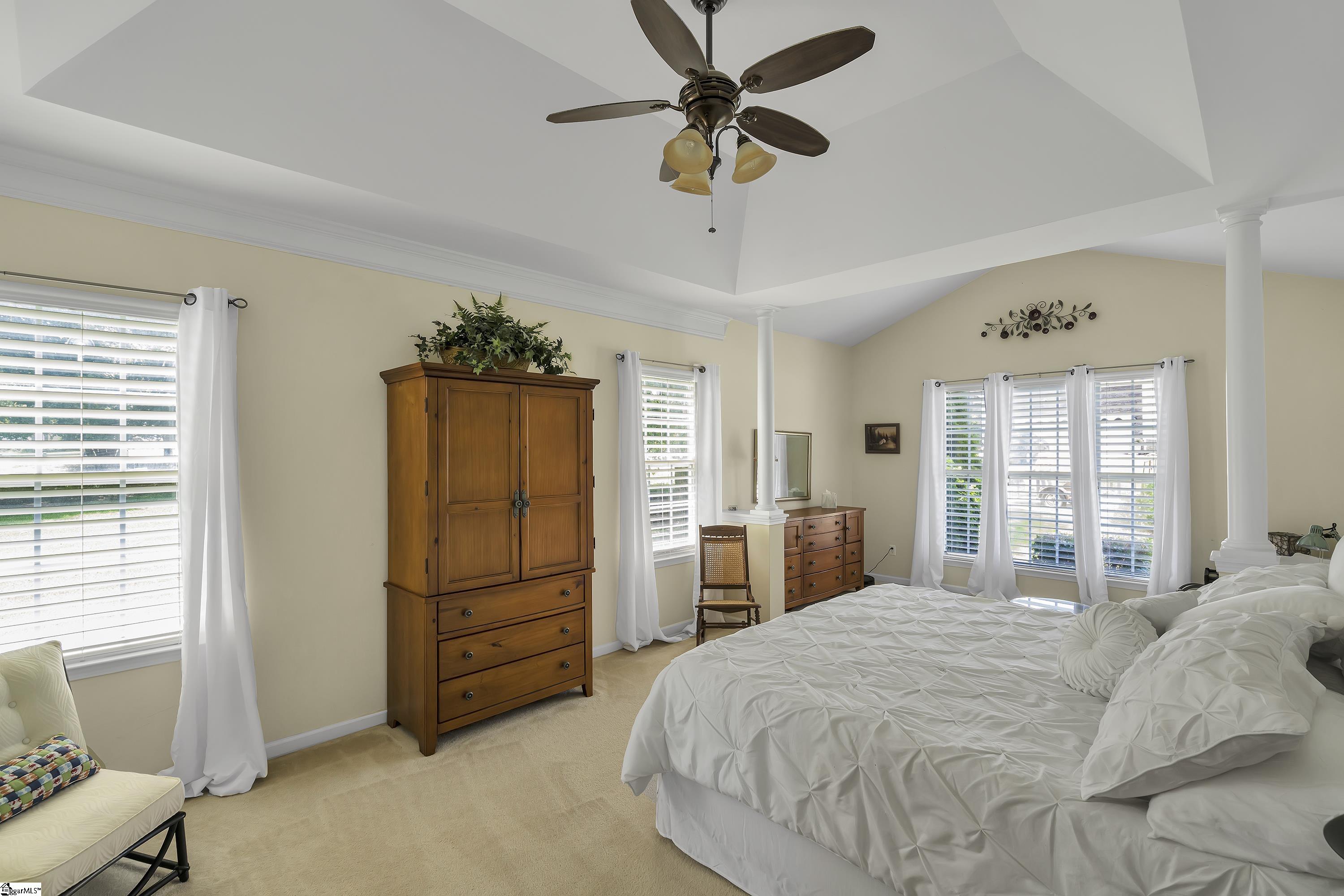 2 Franklin Meadow Way