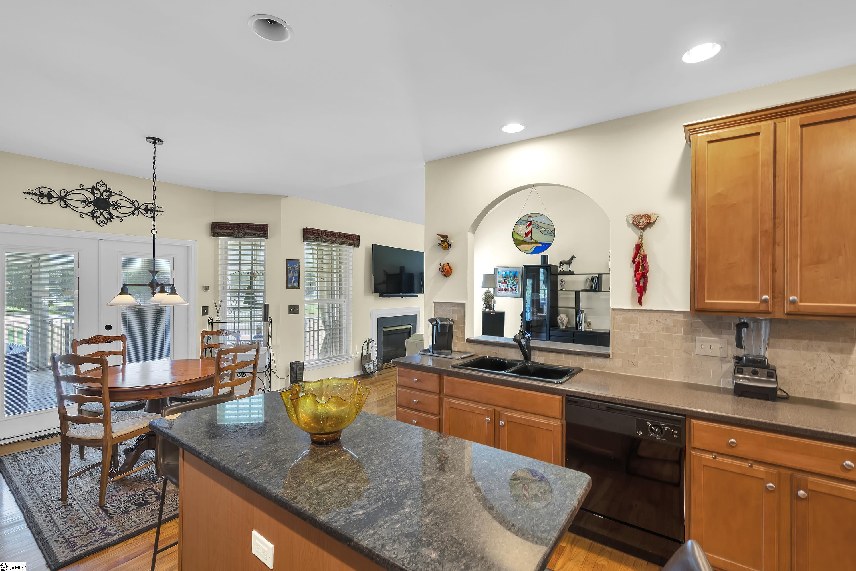 2 Franklin Meadow Way