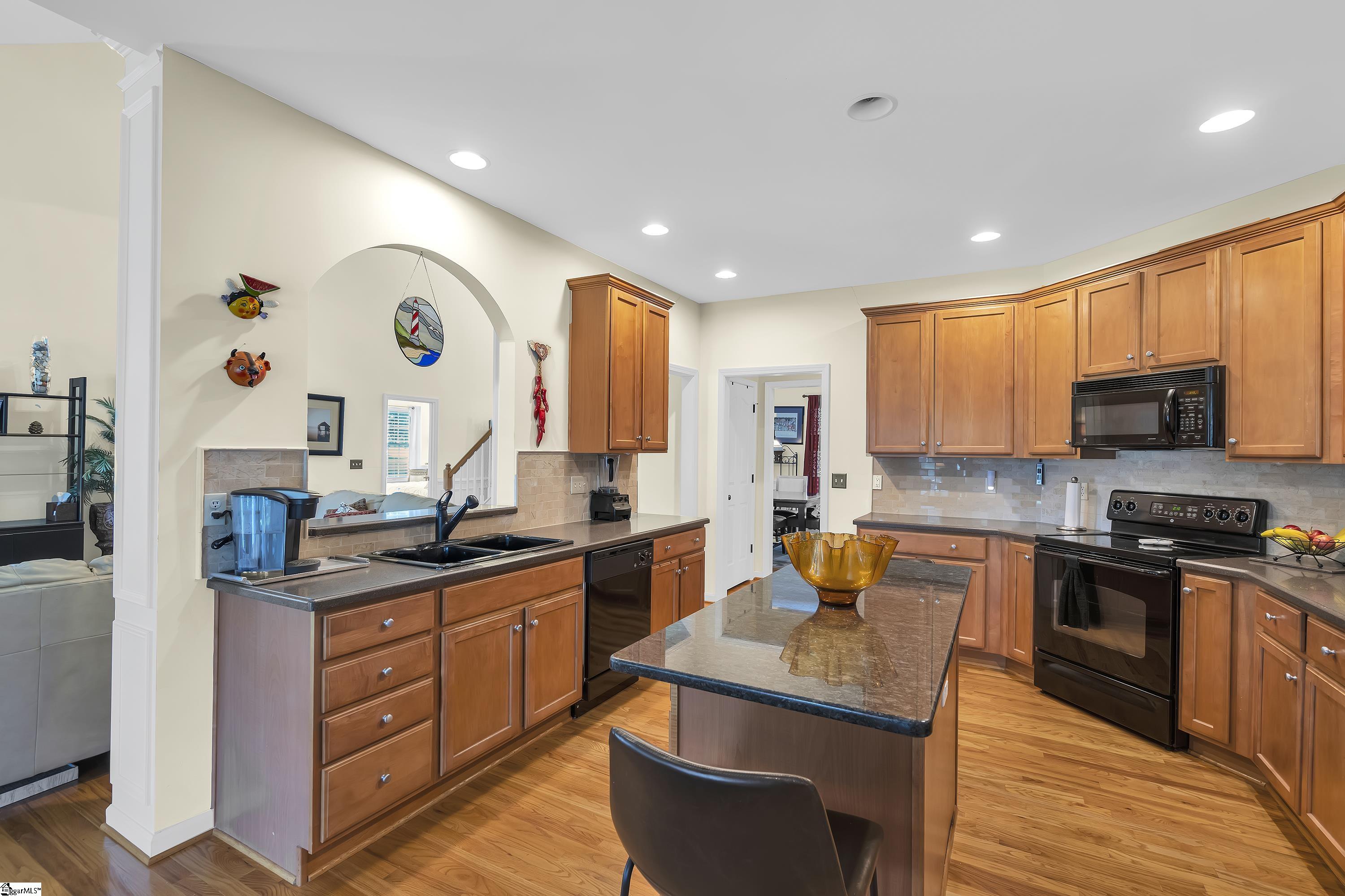 2 Franklin Meadow Way