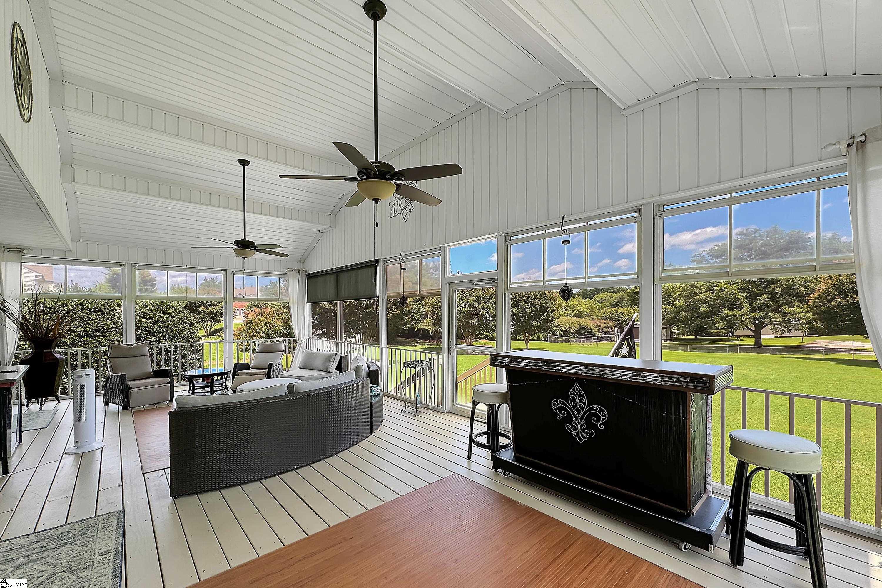 2 Franklin Meadow Way