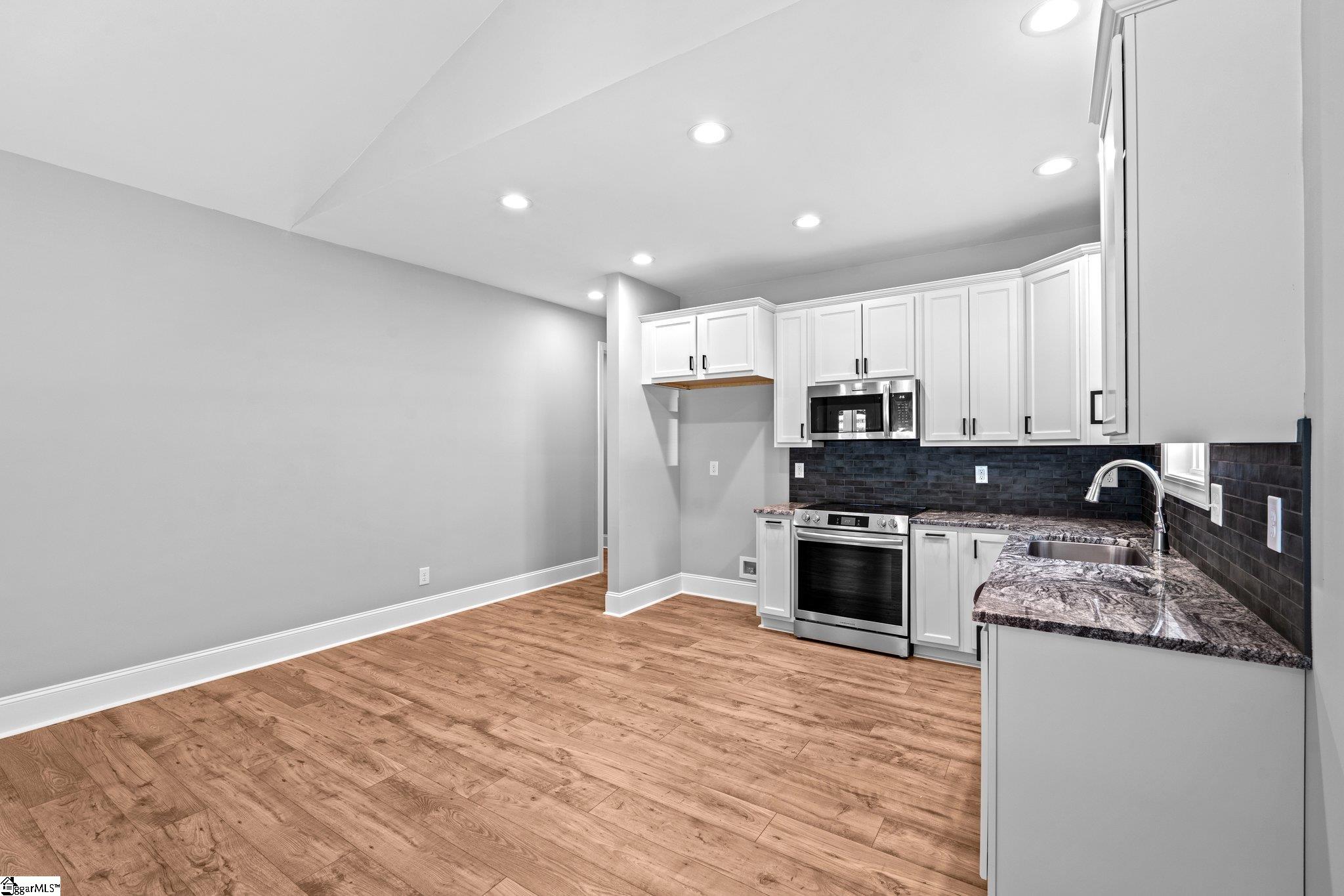 14 Boyce Springs Avenue