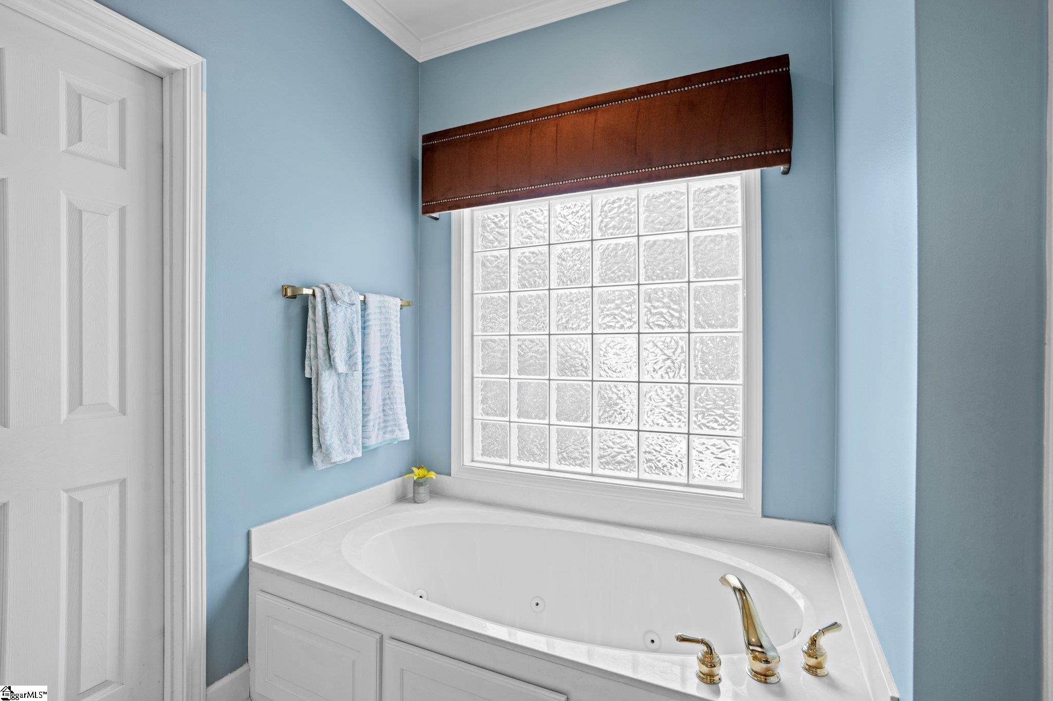 3 Glens Crossing Court