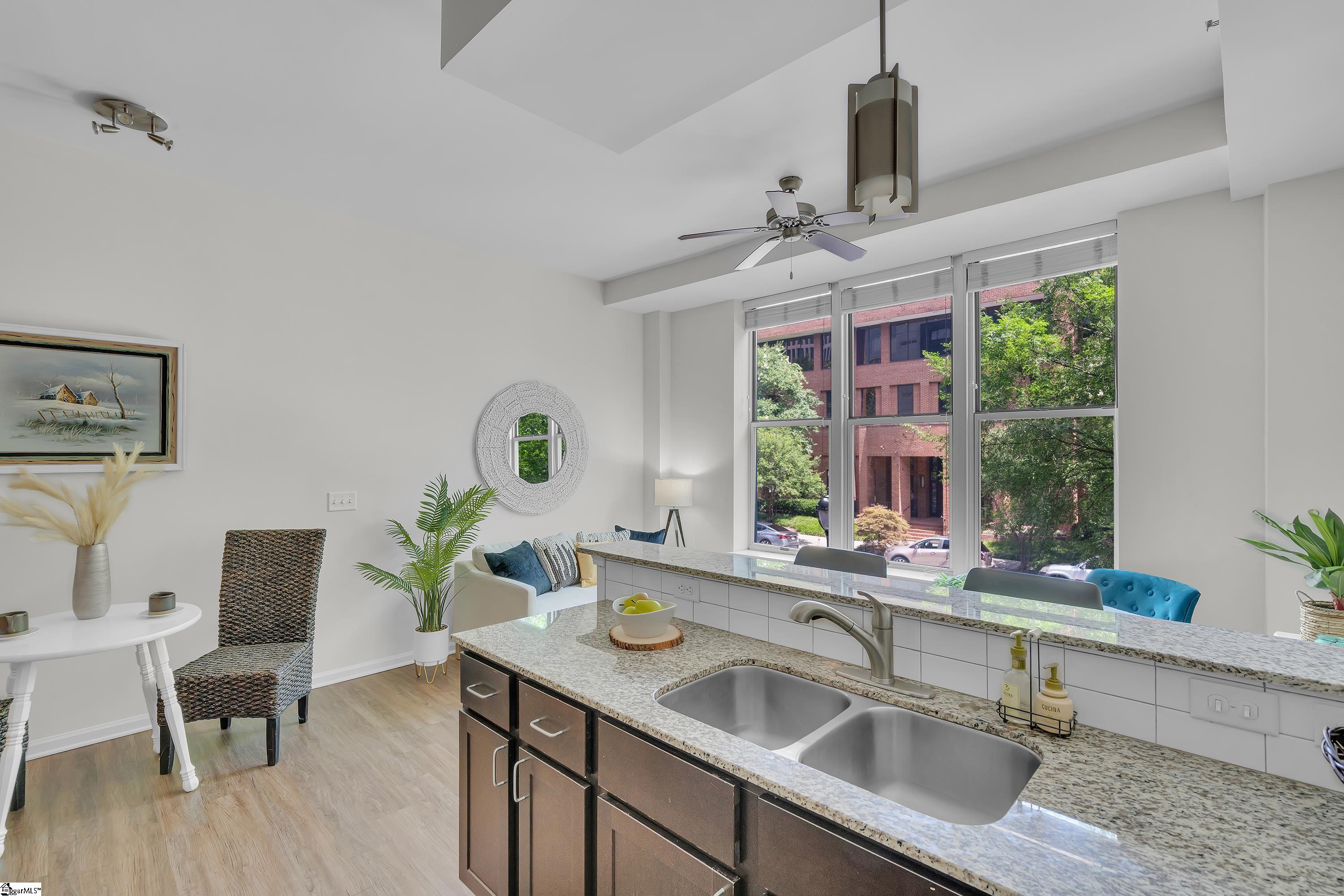 100 E Washington Street Unit 25