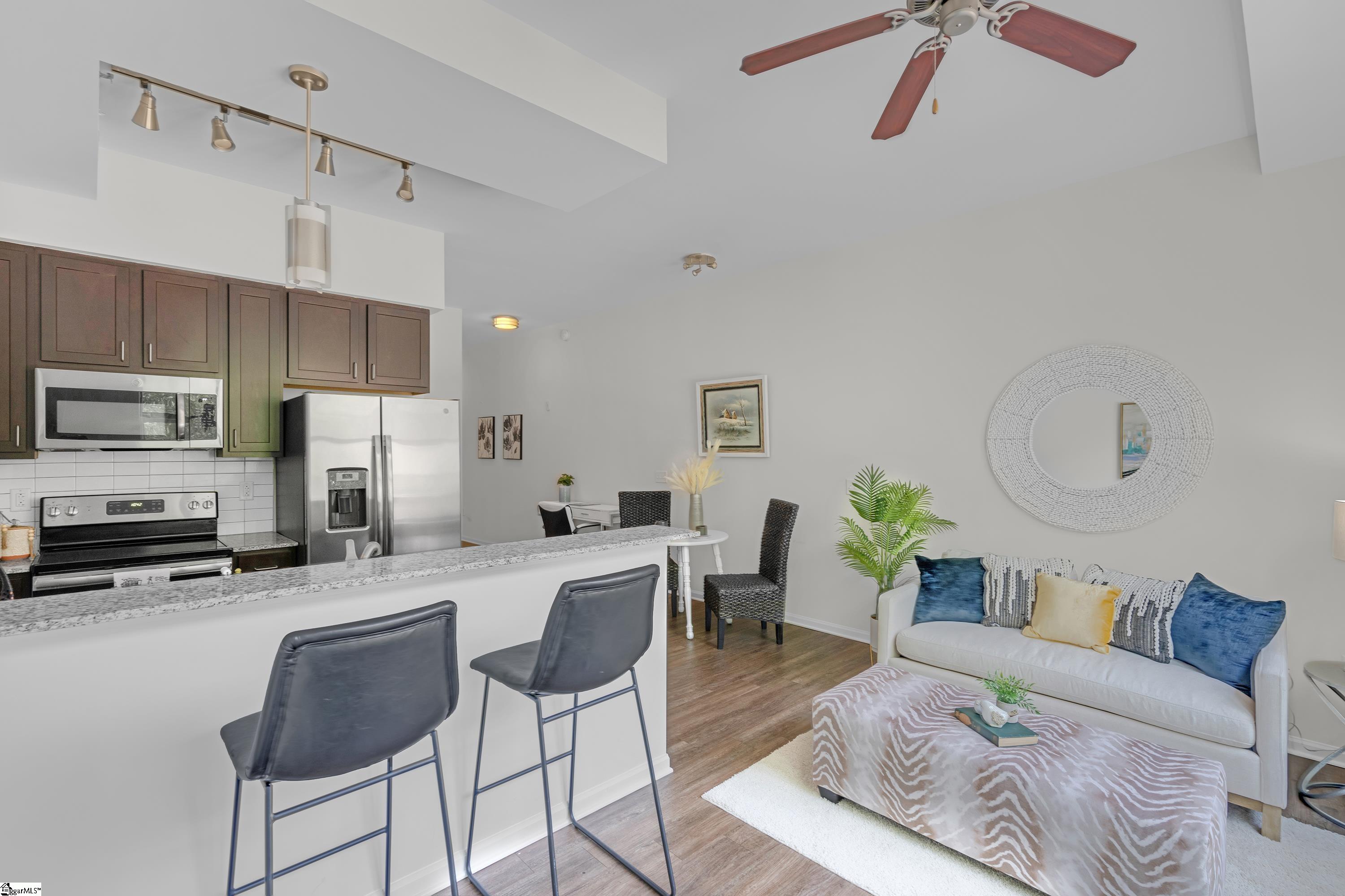 100 E Washington Street Unit 25