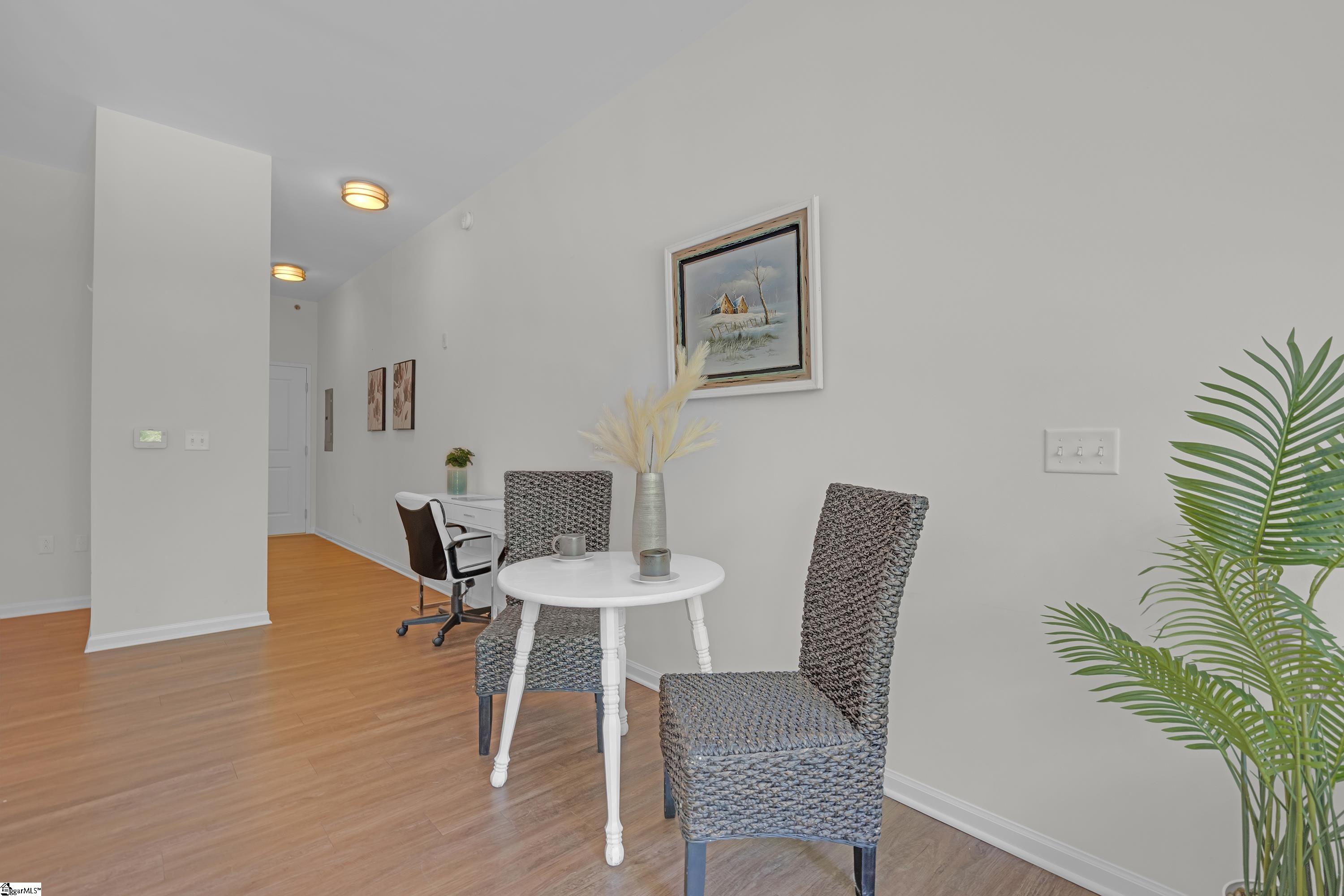 100 E Washington Street Unit 25