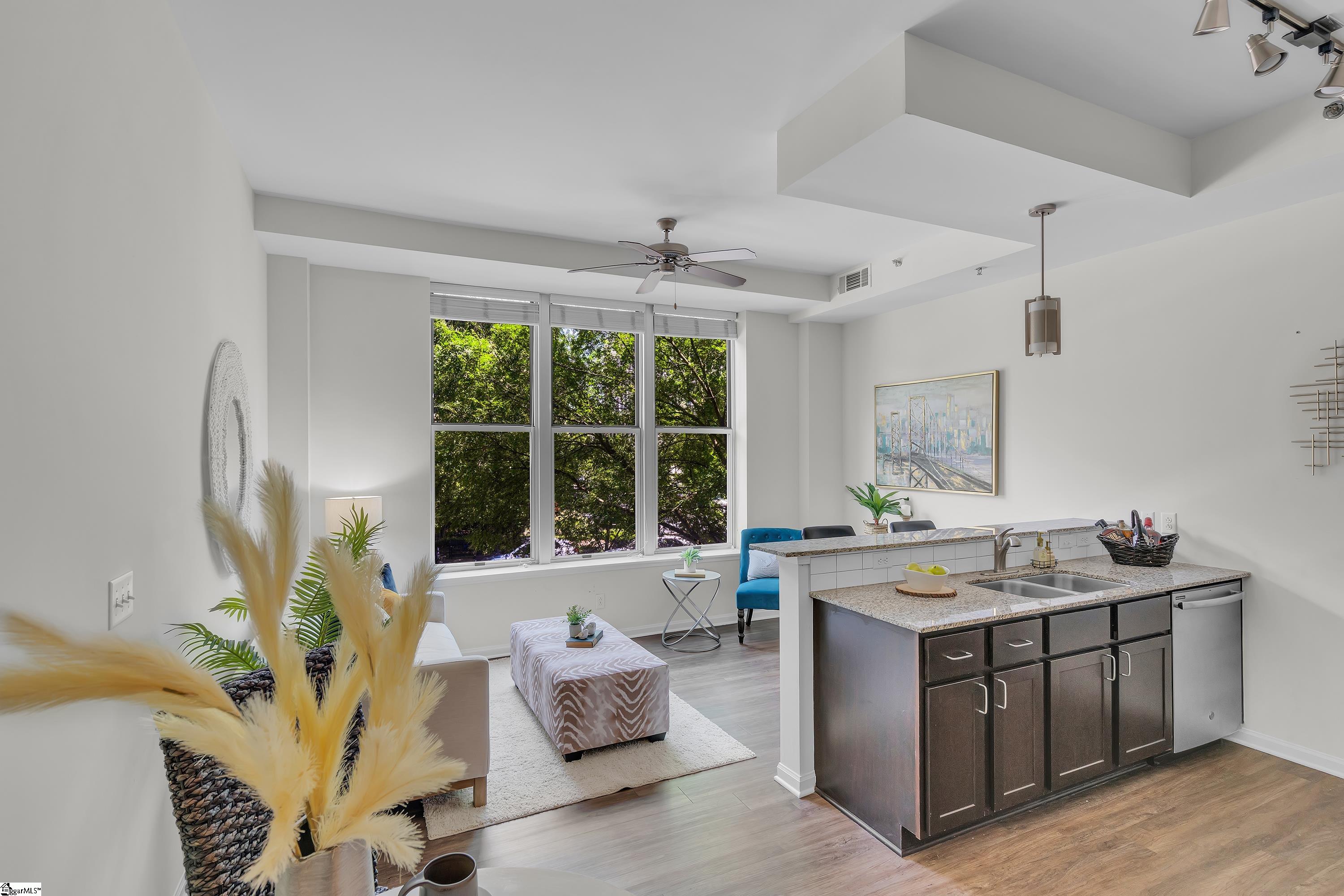 100 E Washington Street Unit 25