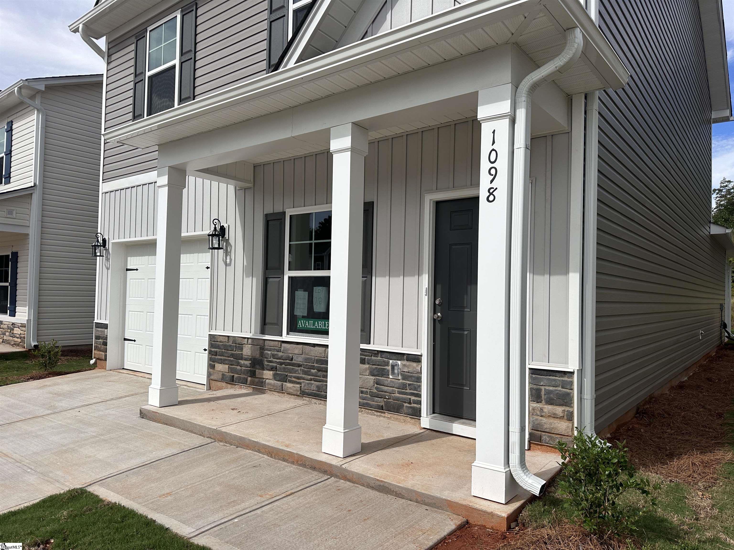 1098 Silverbend Trail