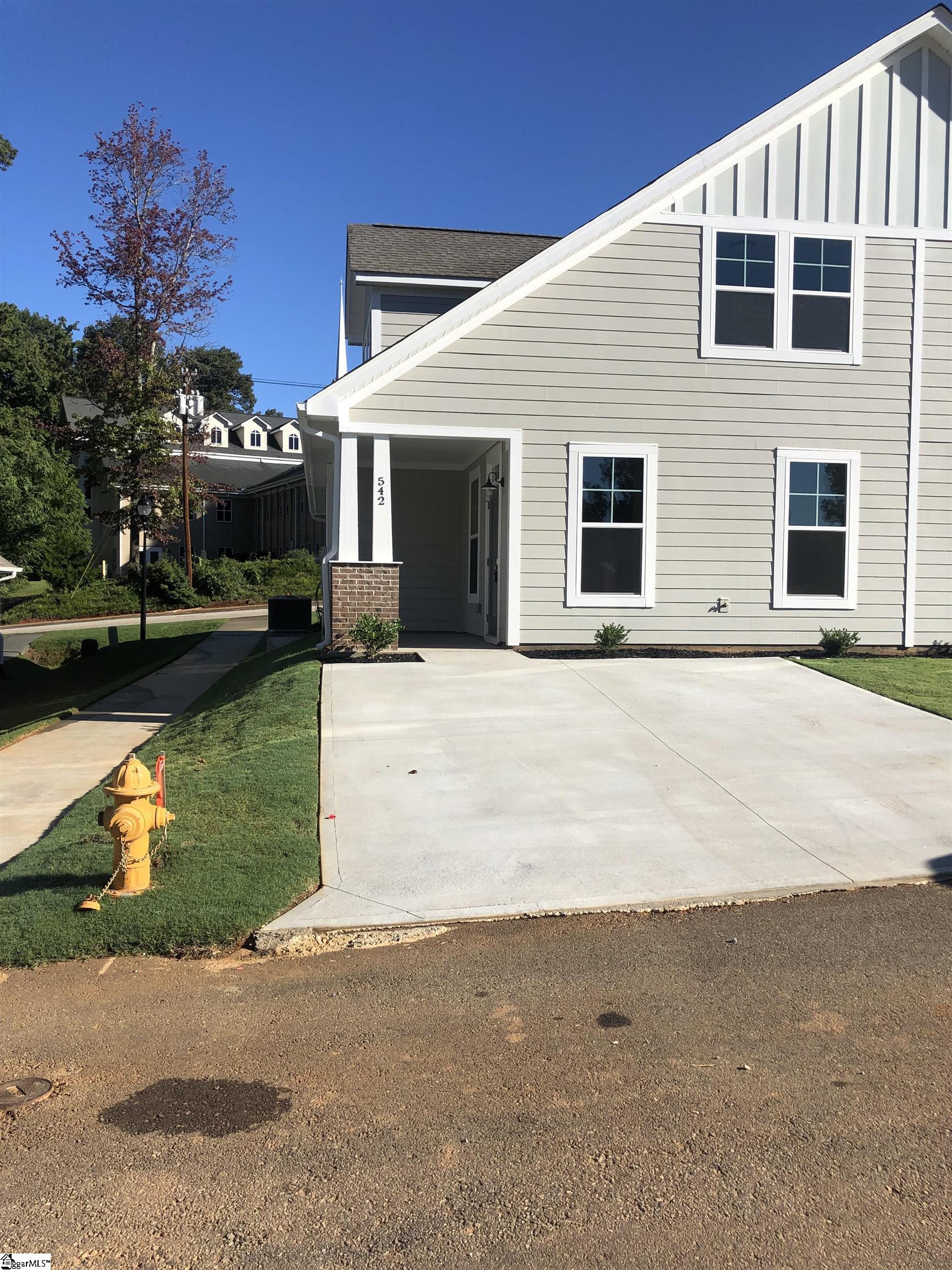 542 Twin Lake Drive