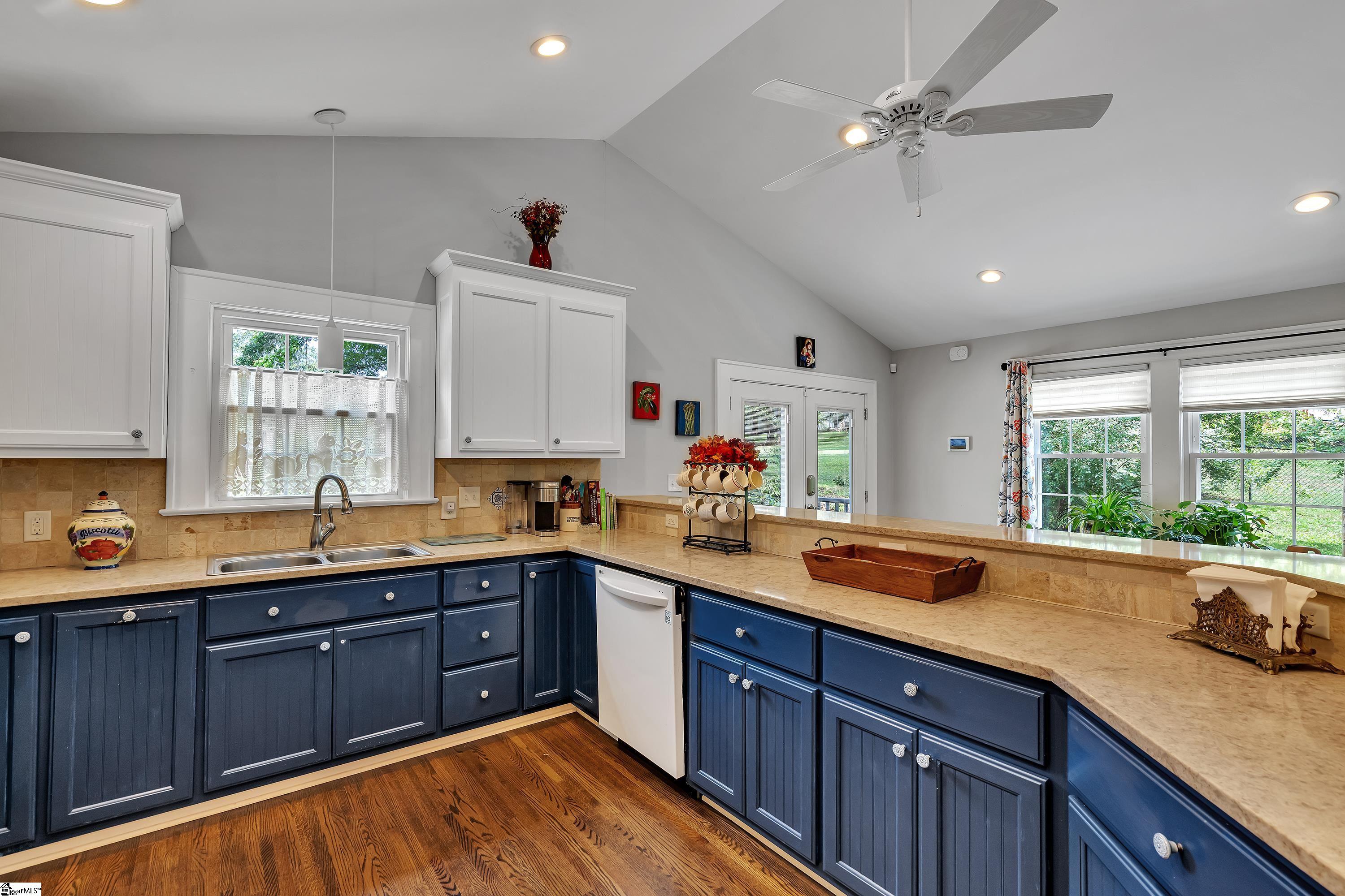 114 Glassy Mountain Street