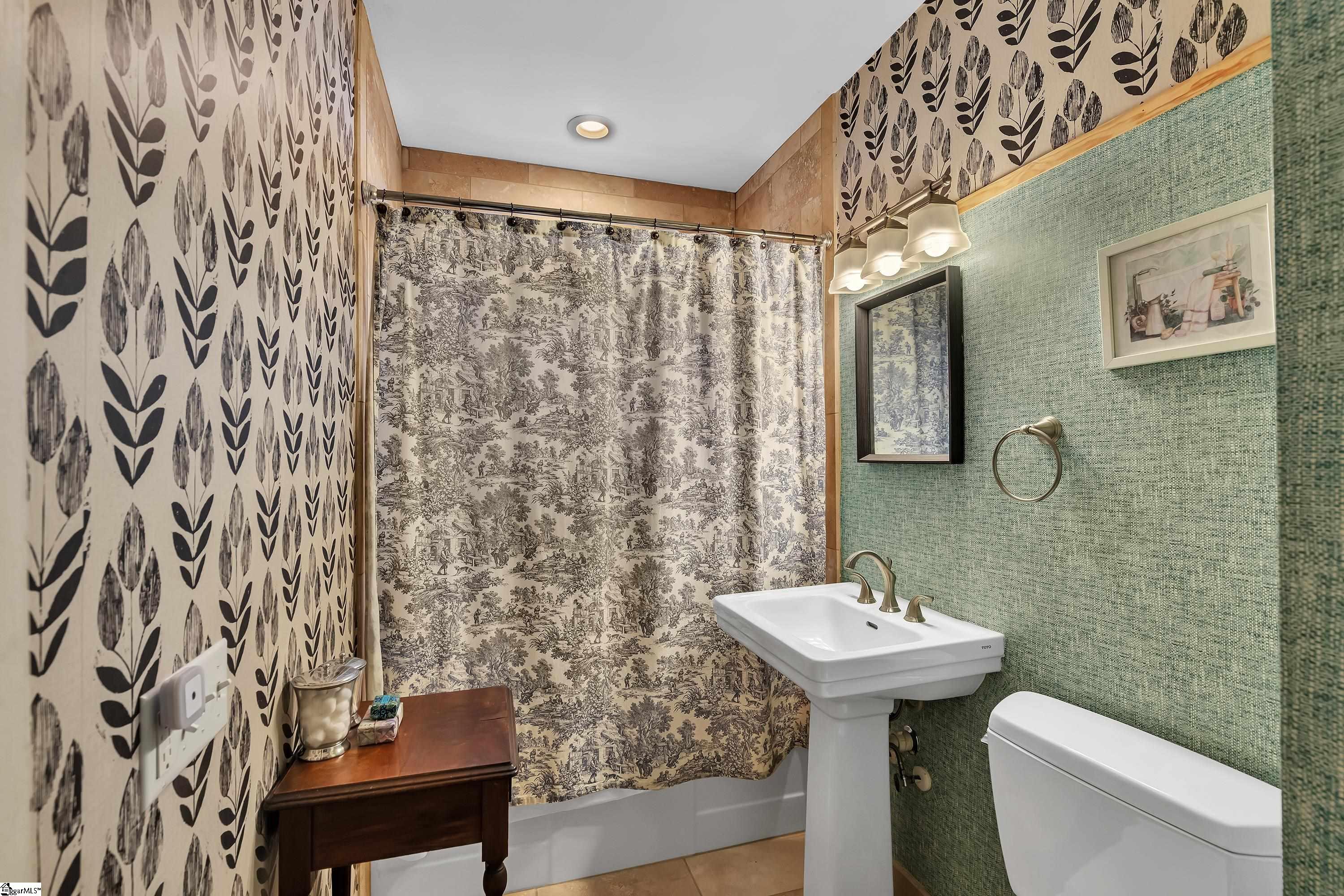 114 Glassy Mountain Street