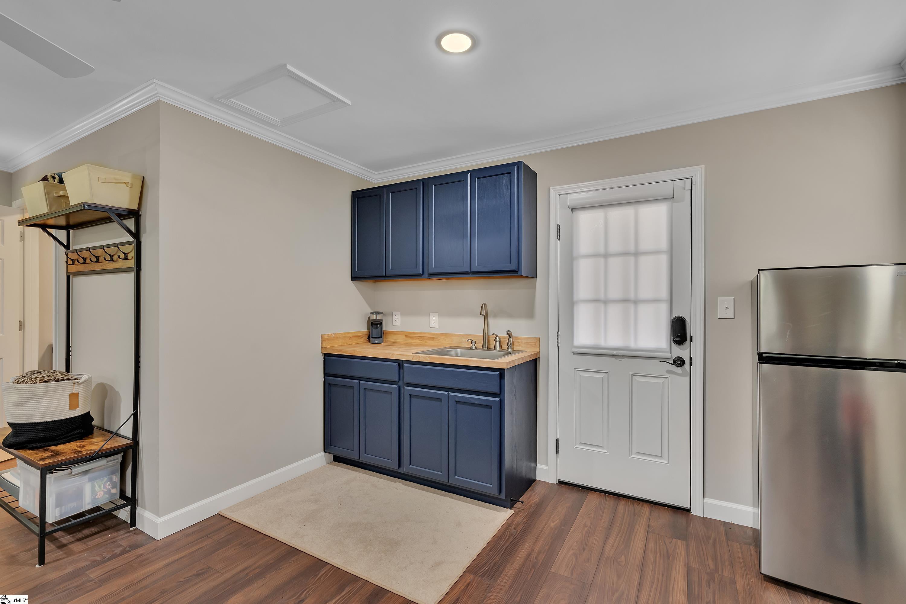 114 Glassy Mountain Street