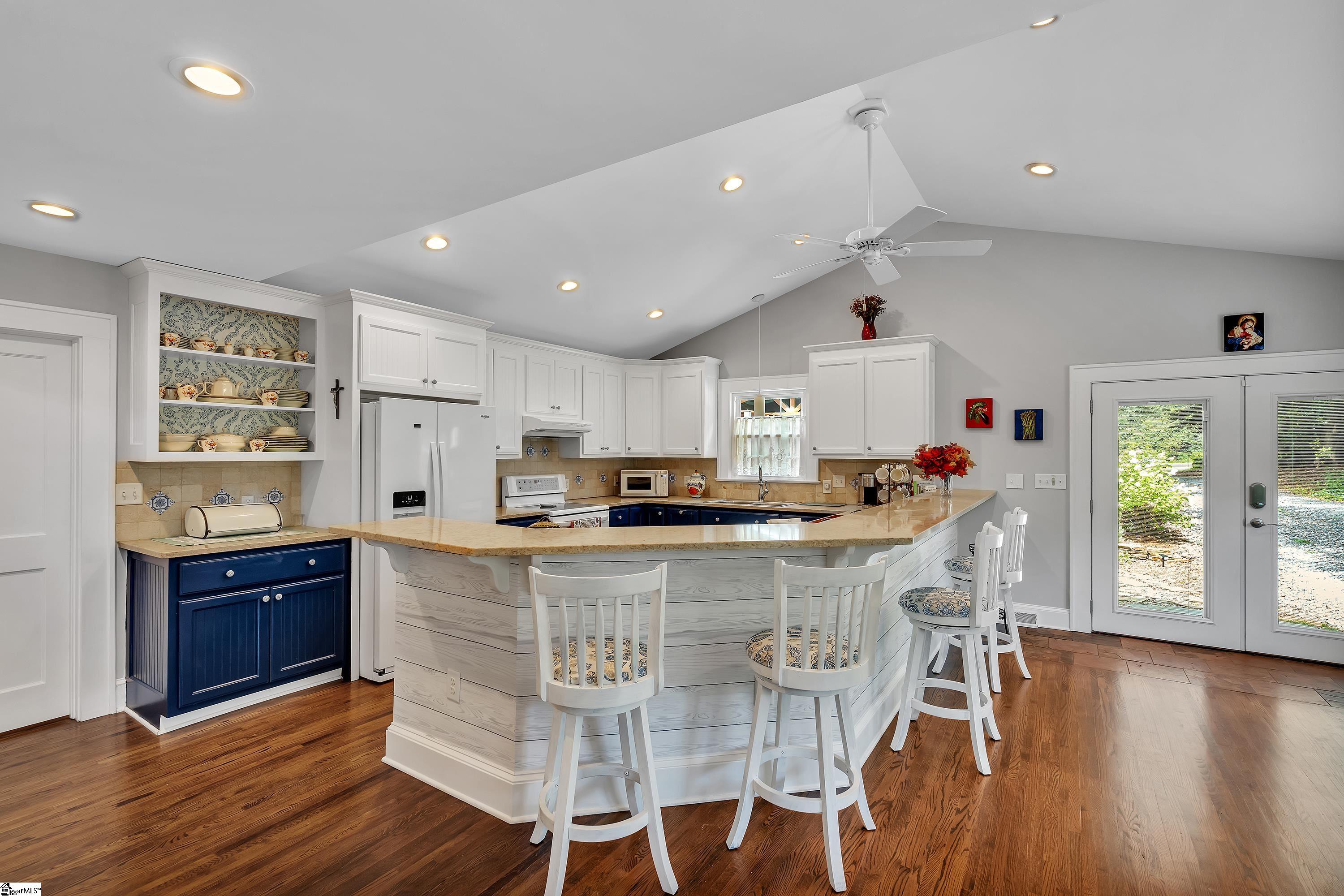 114 Glassy Mountain Street