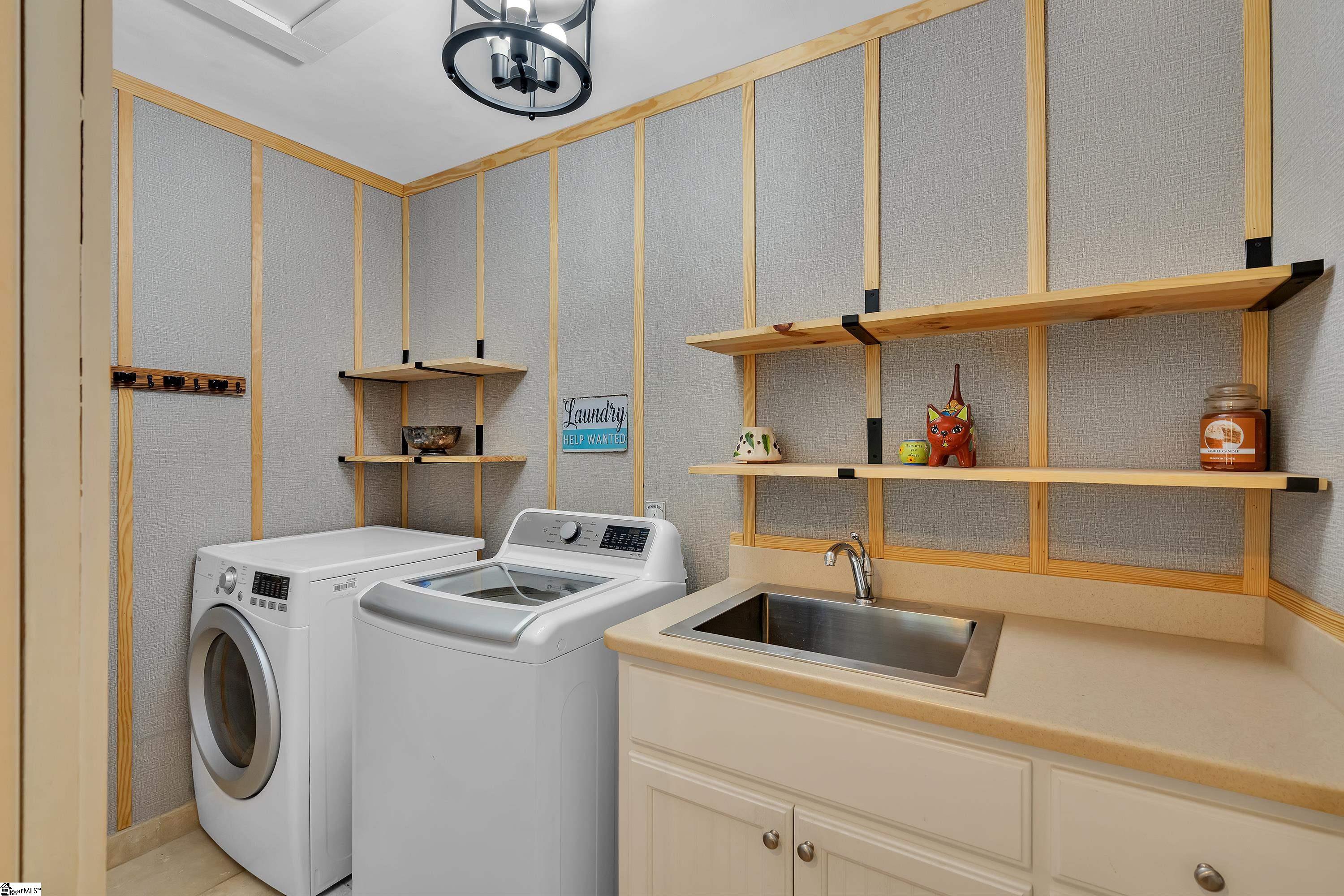 114 Glassy Mountain Street