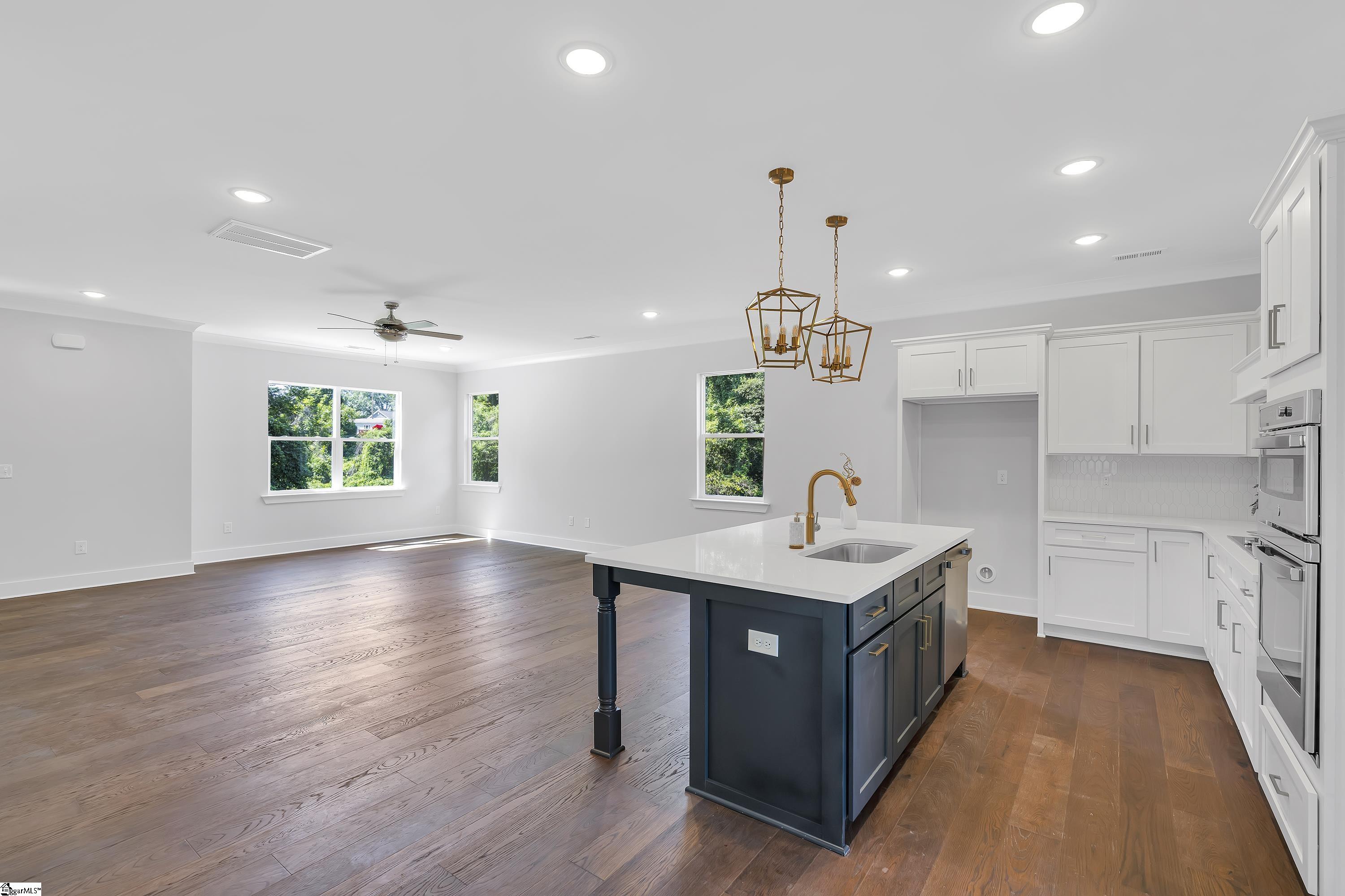 12 Round Knob Street