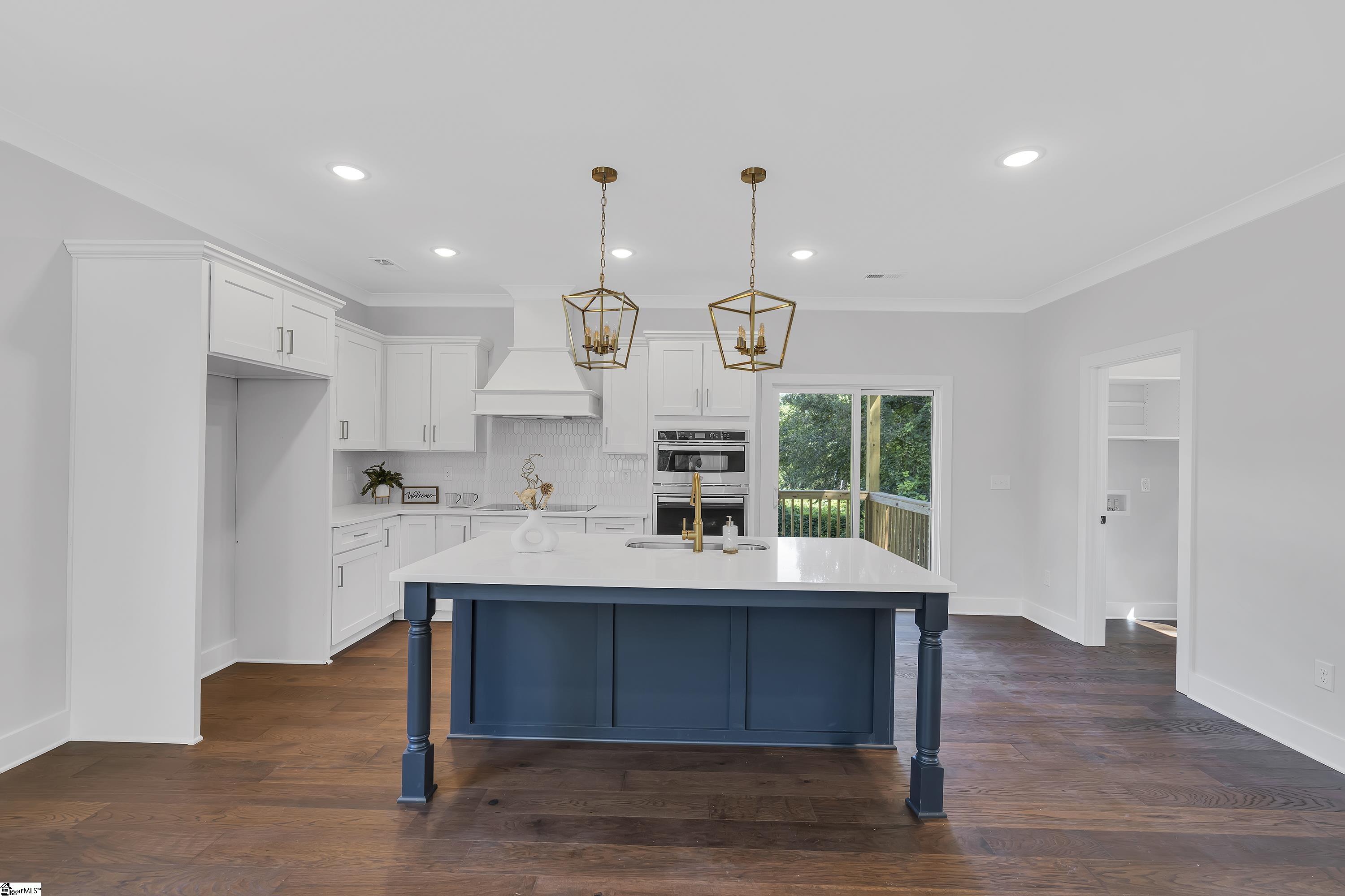 12 Round Knob Street