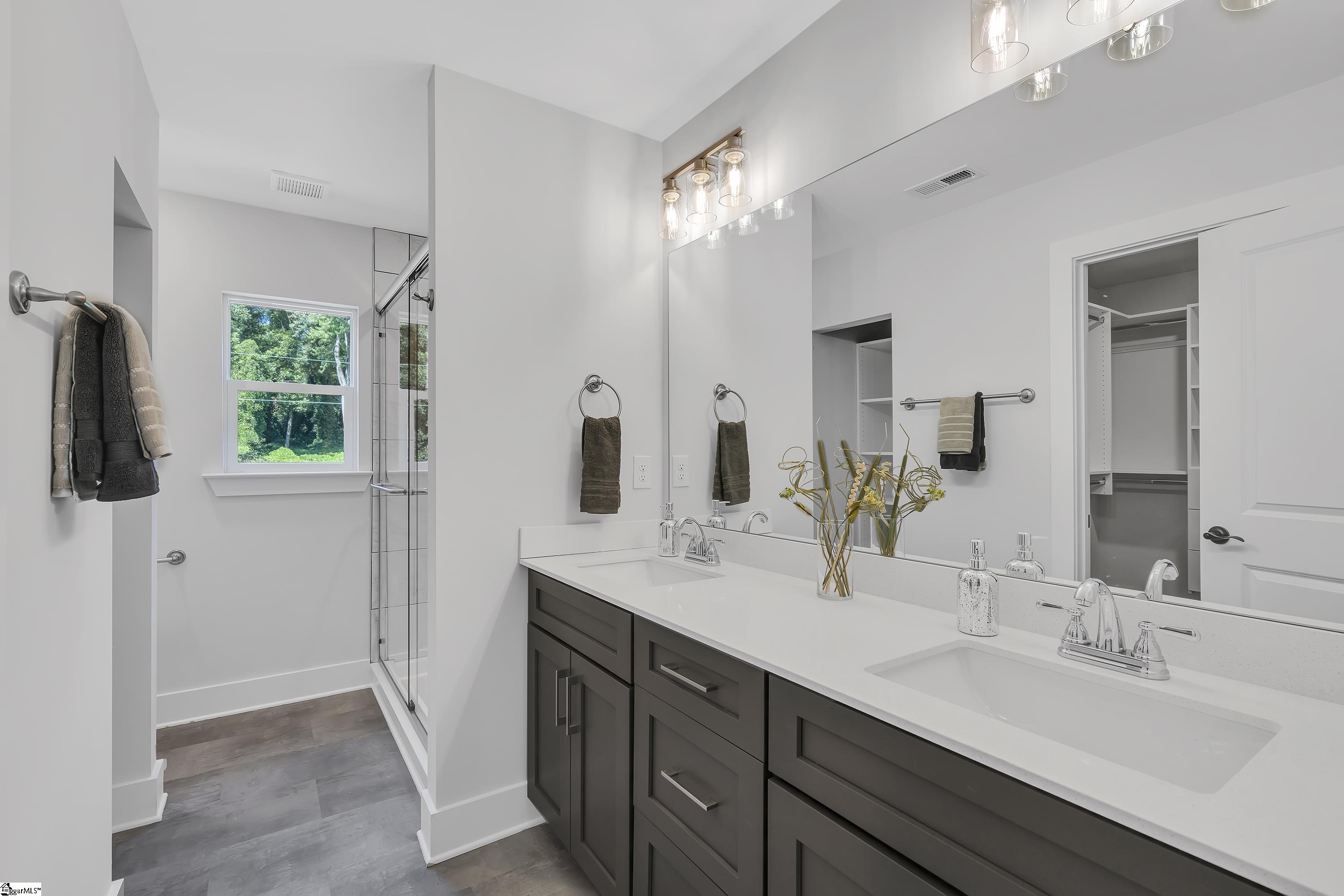 12 Round Knob Street