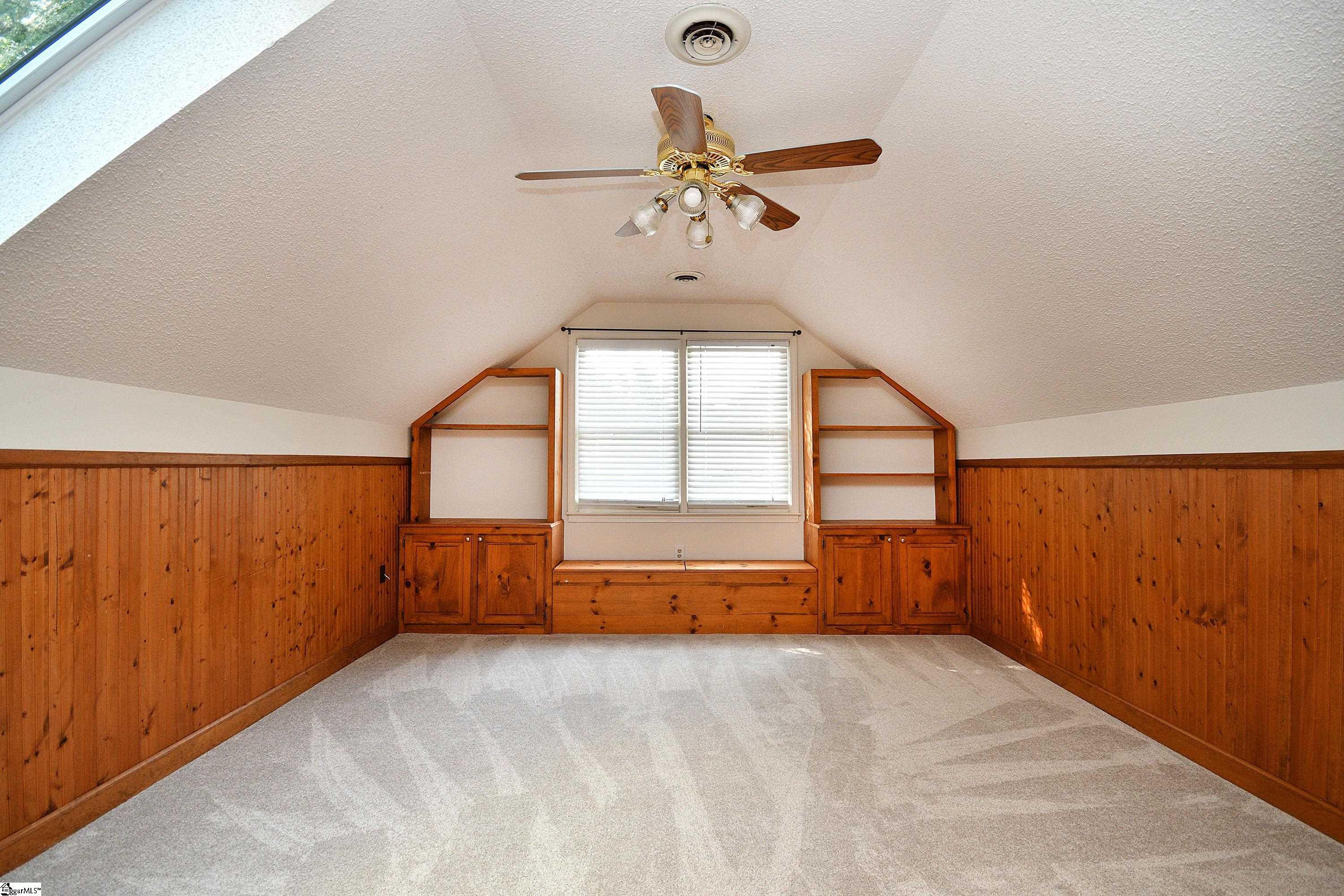 201 S Lady Slipper Lane