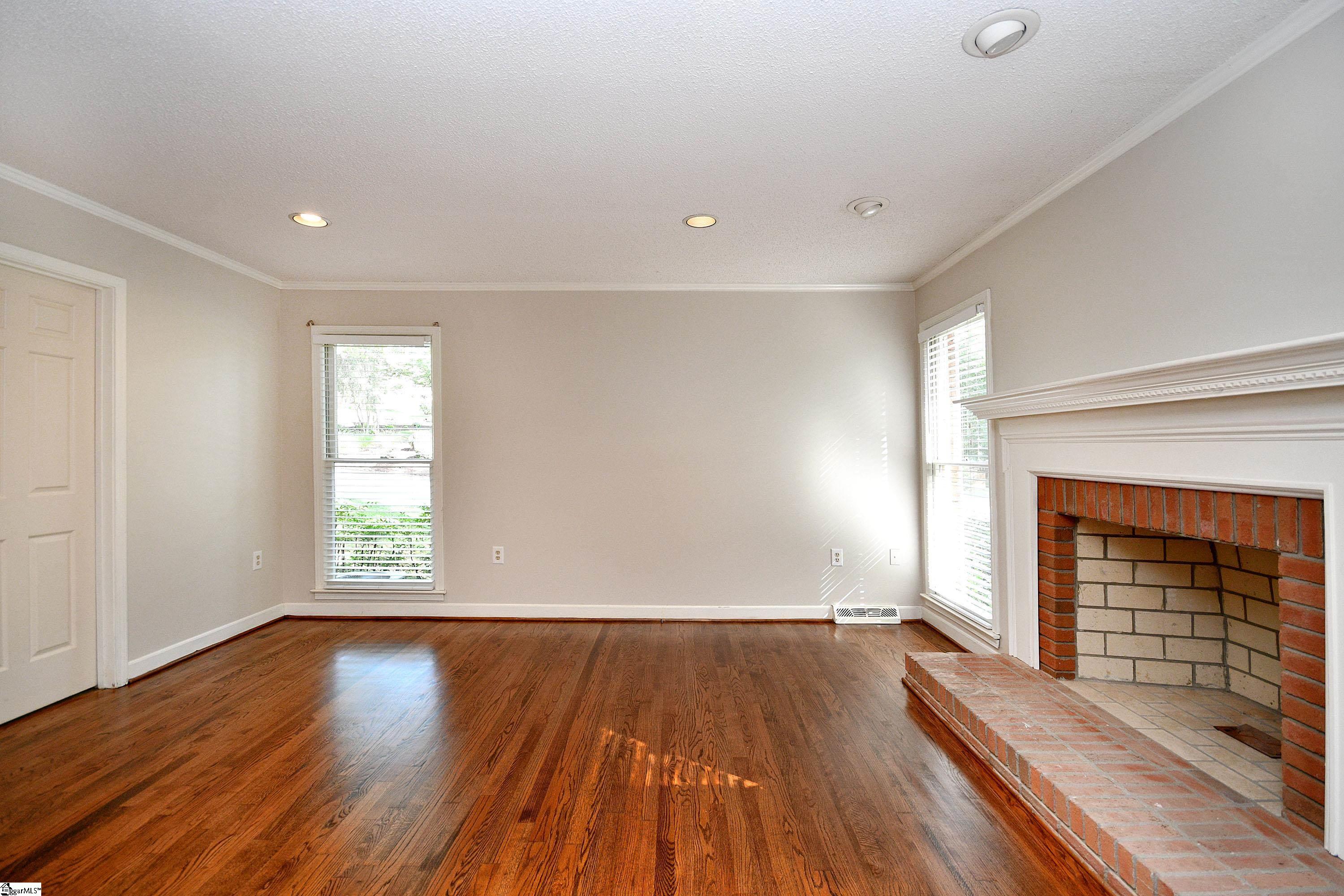 201 S Lady Slipper Lane