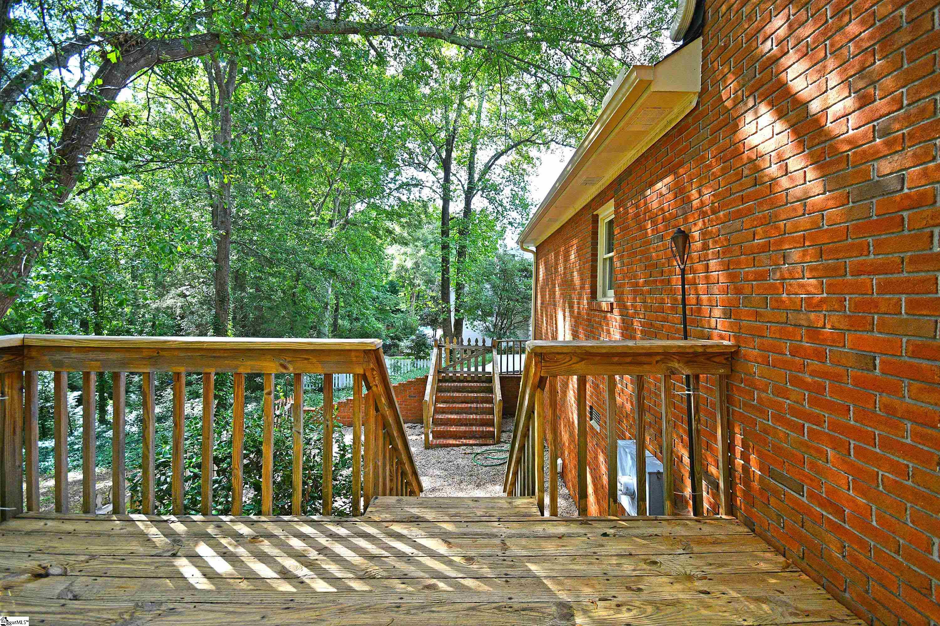 201 S Lady Slipper Lane