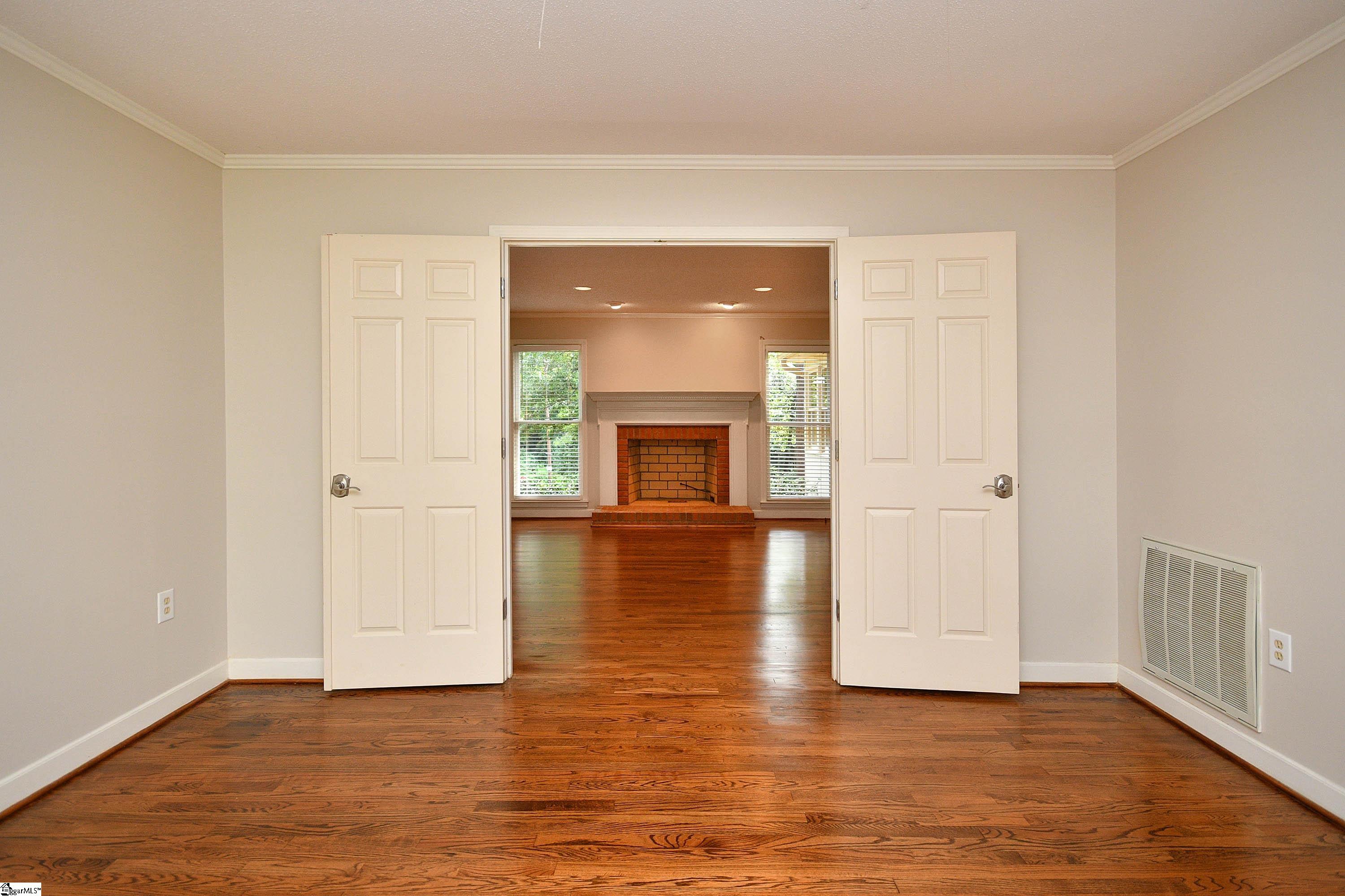 201 S Lady Slipper Lane