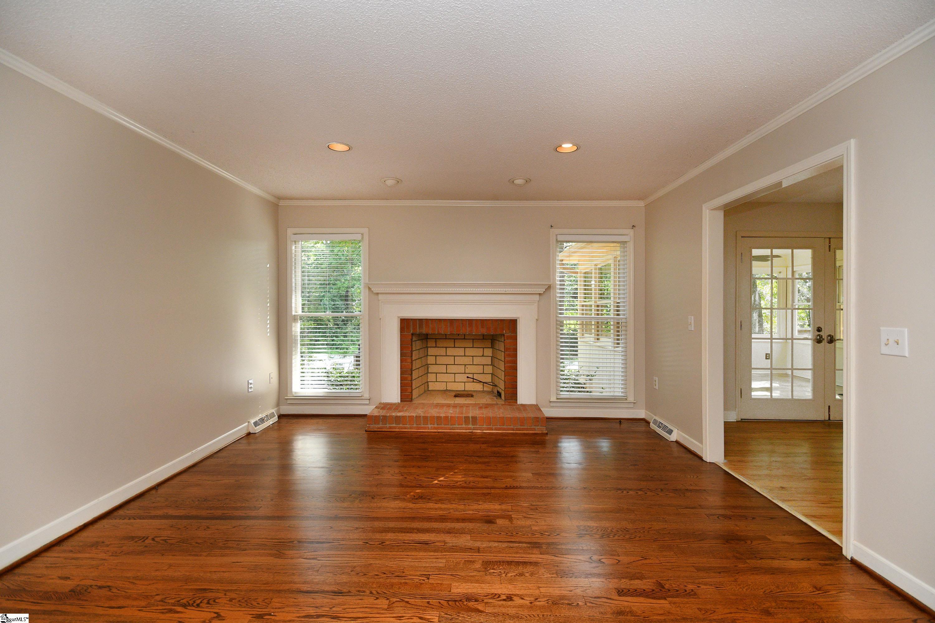 201 S Lady Slipper Lane