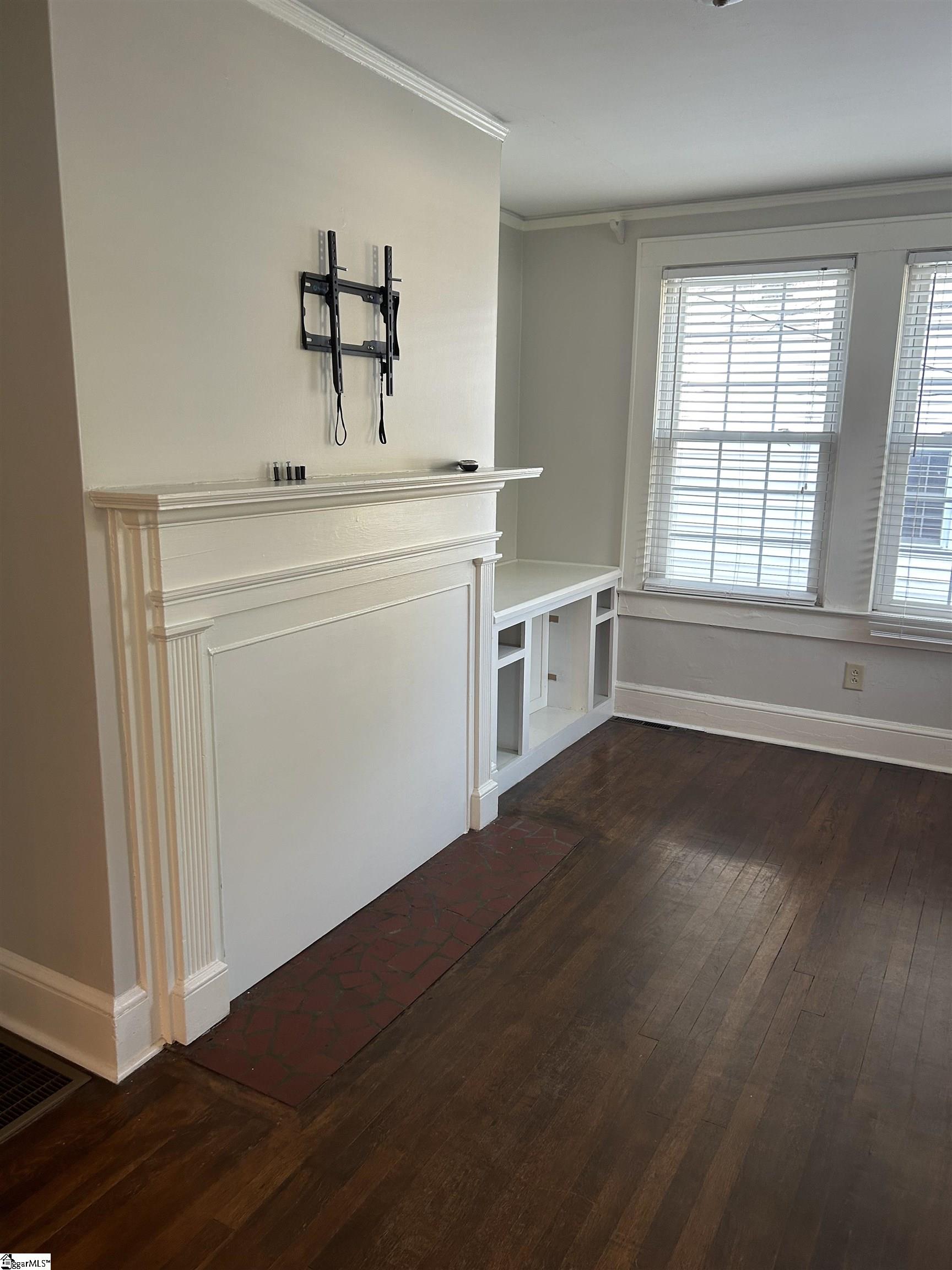 106 Long Hill Street