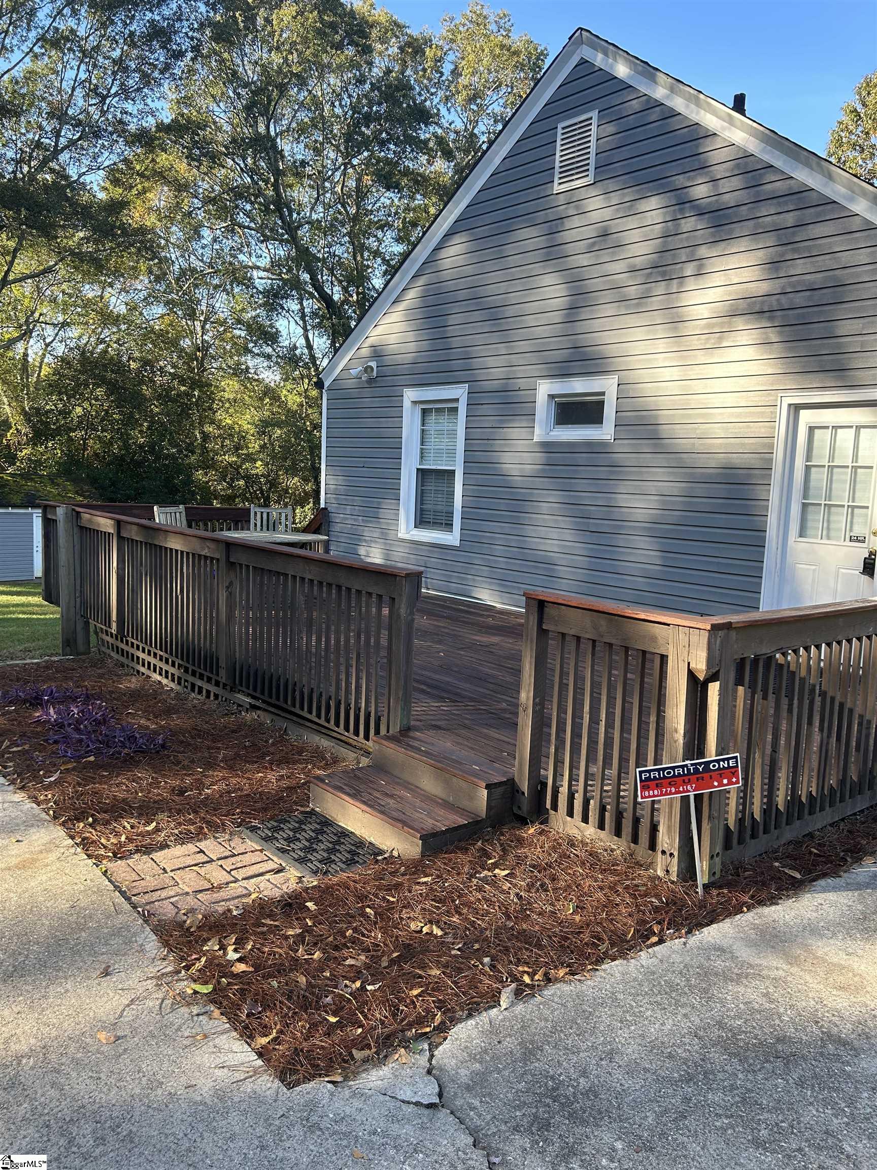 106 Long Hill Street