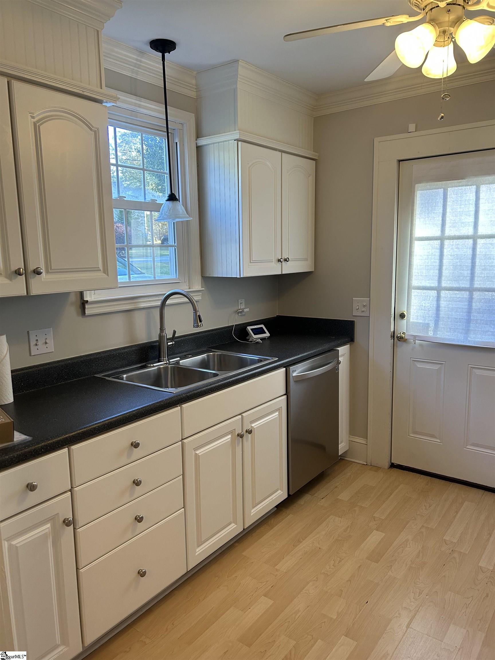 106 Long Hill Street