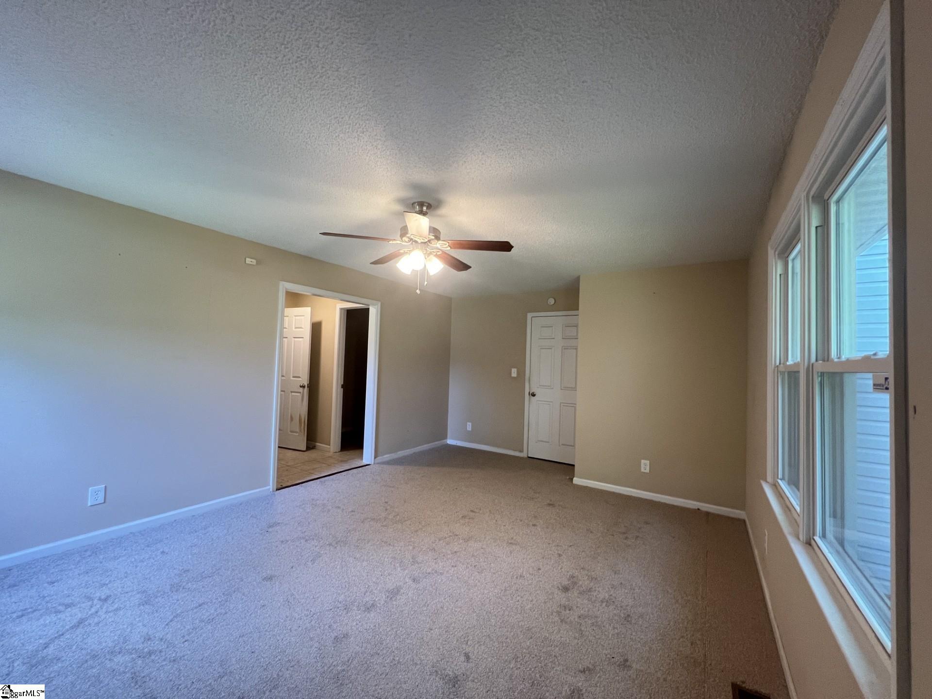 405 Cresthaven Drive