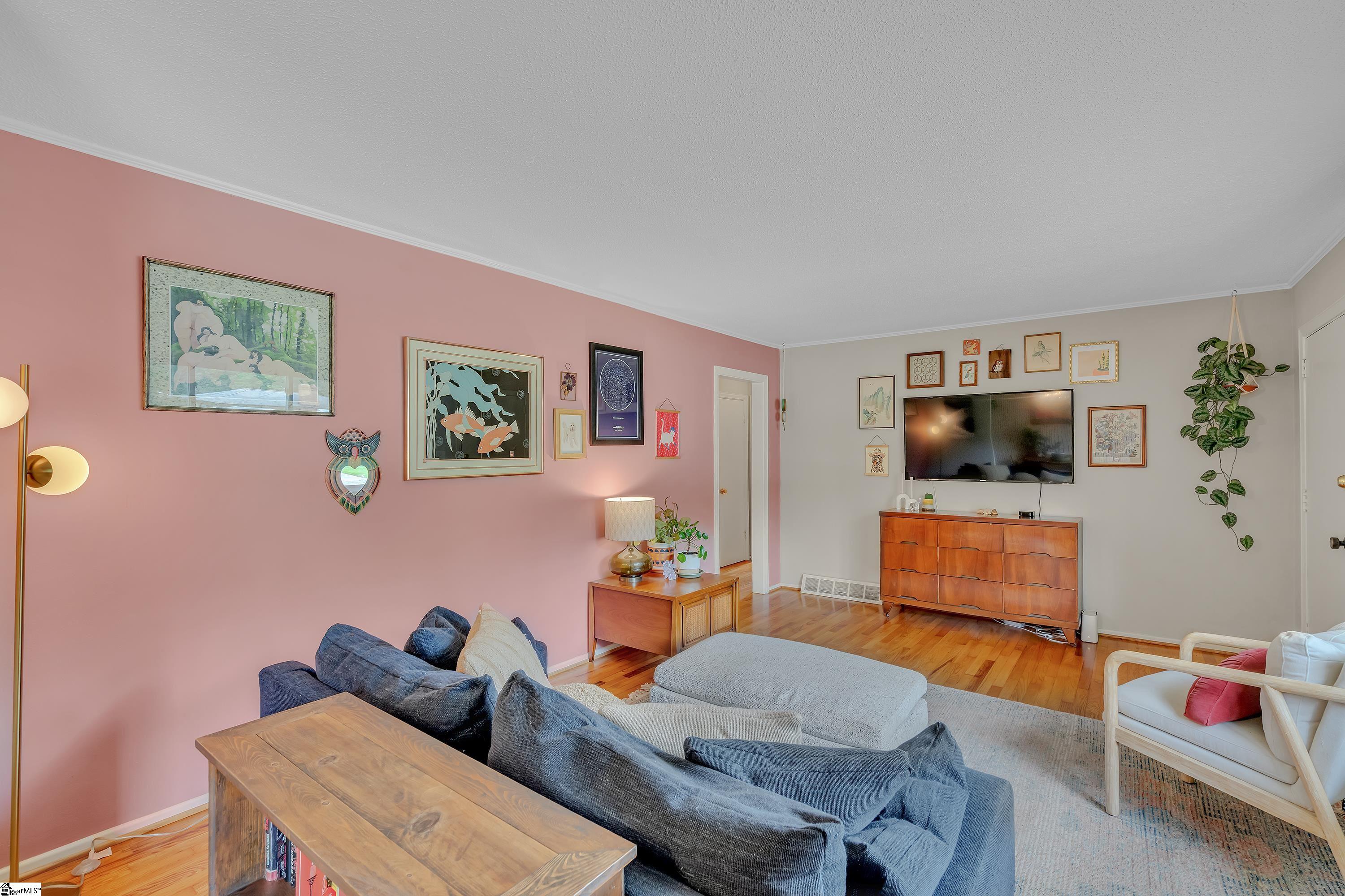 8 Forestdale Drive