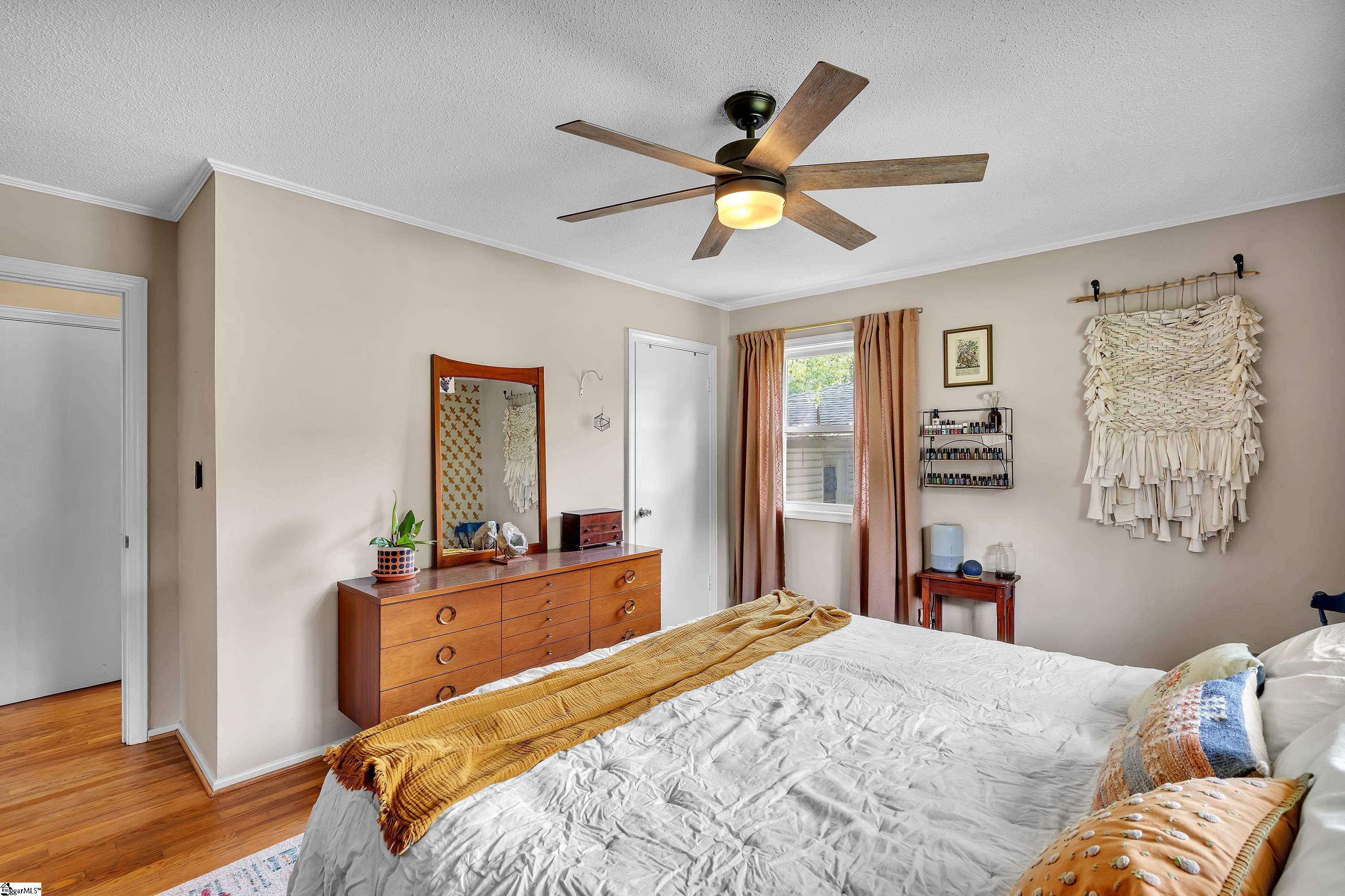 8 Forestdale Drive