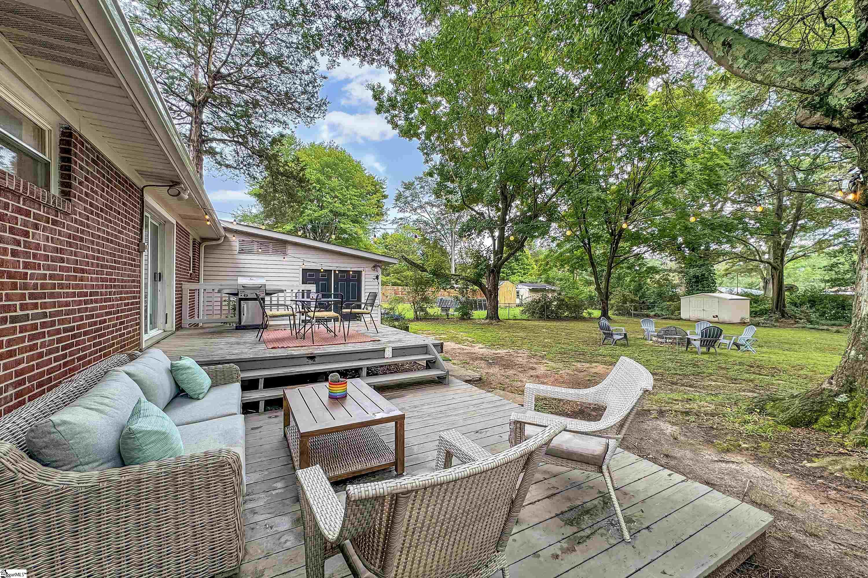 8 Forestdale Drive