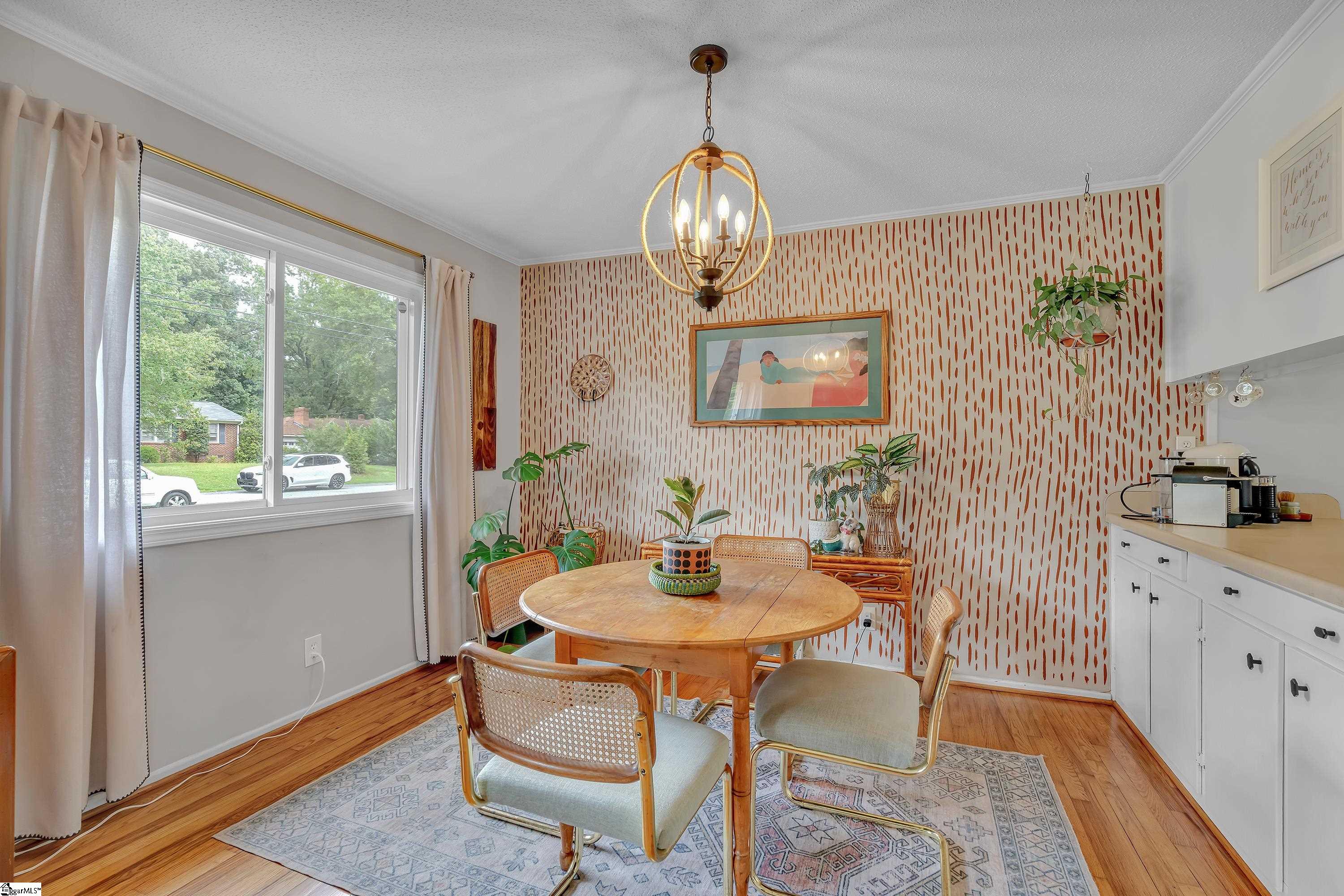 8 Forestdale Drive