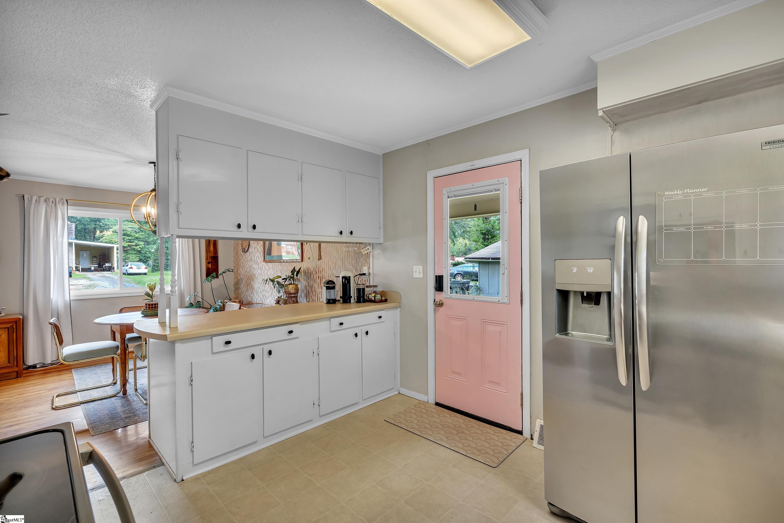 8 Forestdale Drive