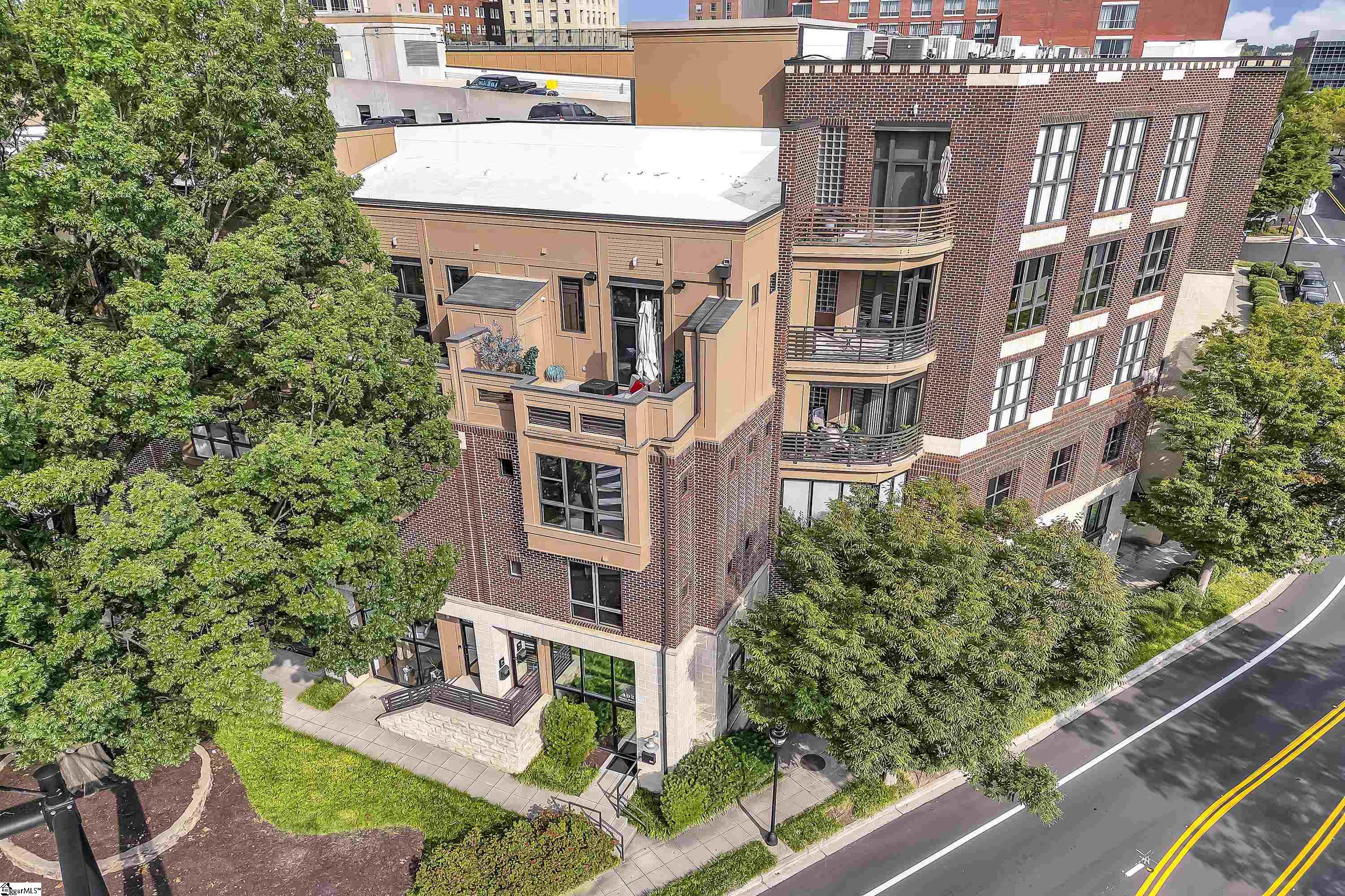 402 River Street