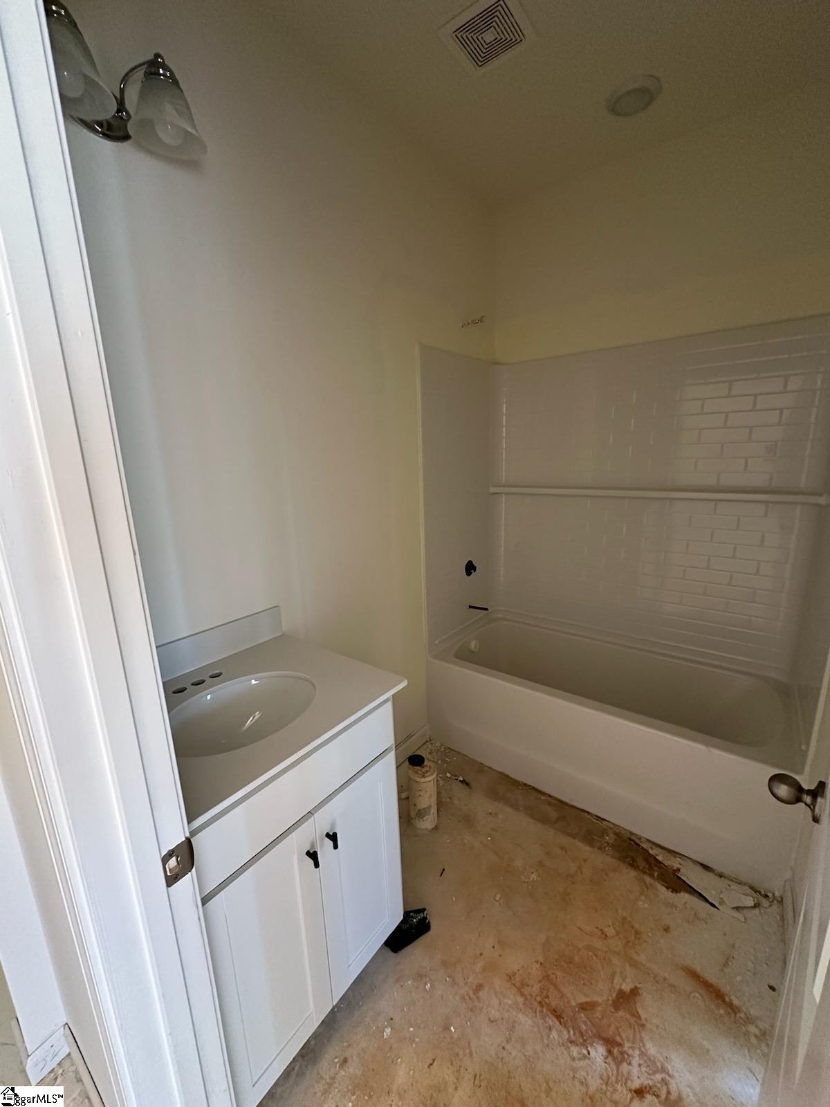 501 Barbican Place Lot 24