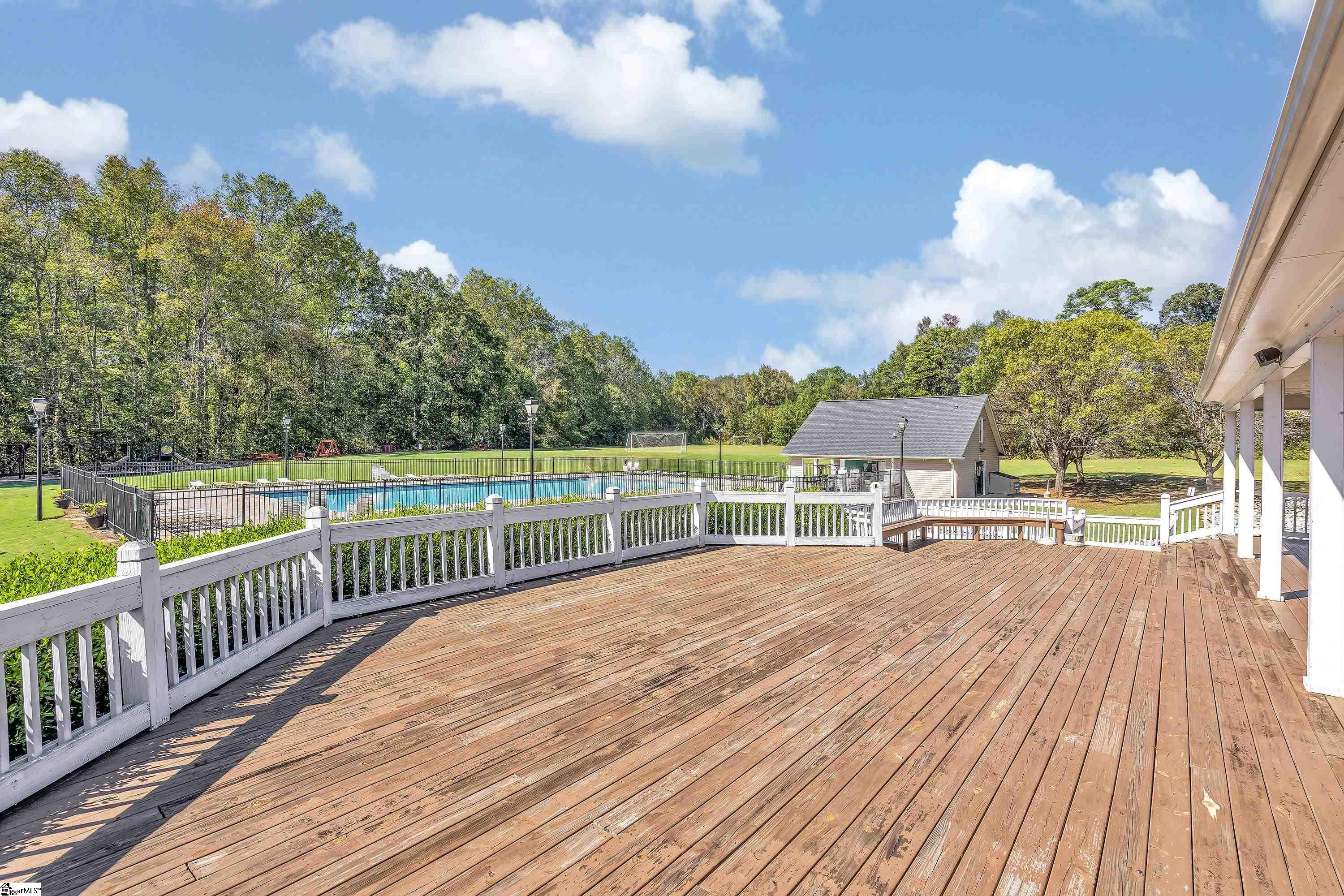 516 Walkingstick Way